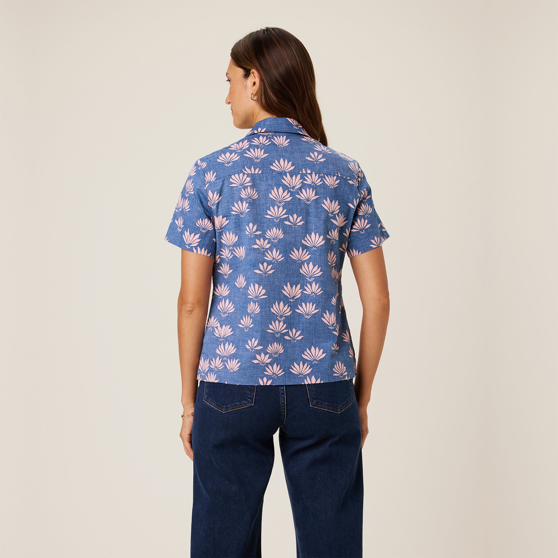Reyn Spooner FALLING FAN FLOWERS FINLEY TOP in INSIGNIA BLUE