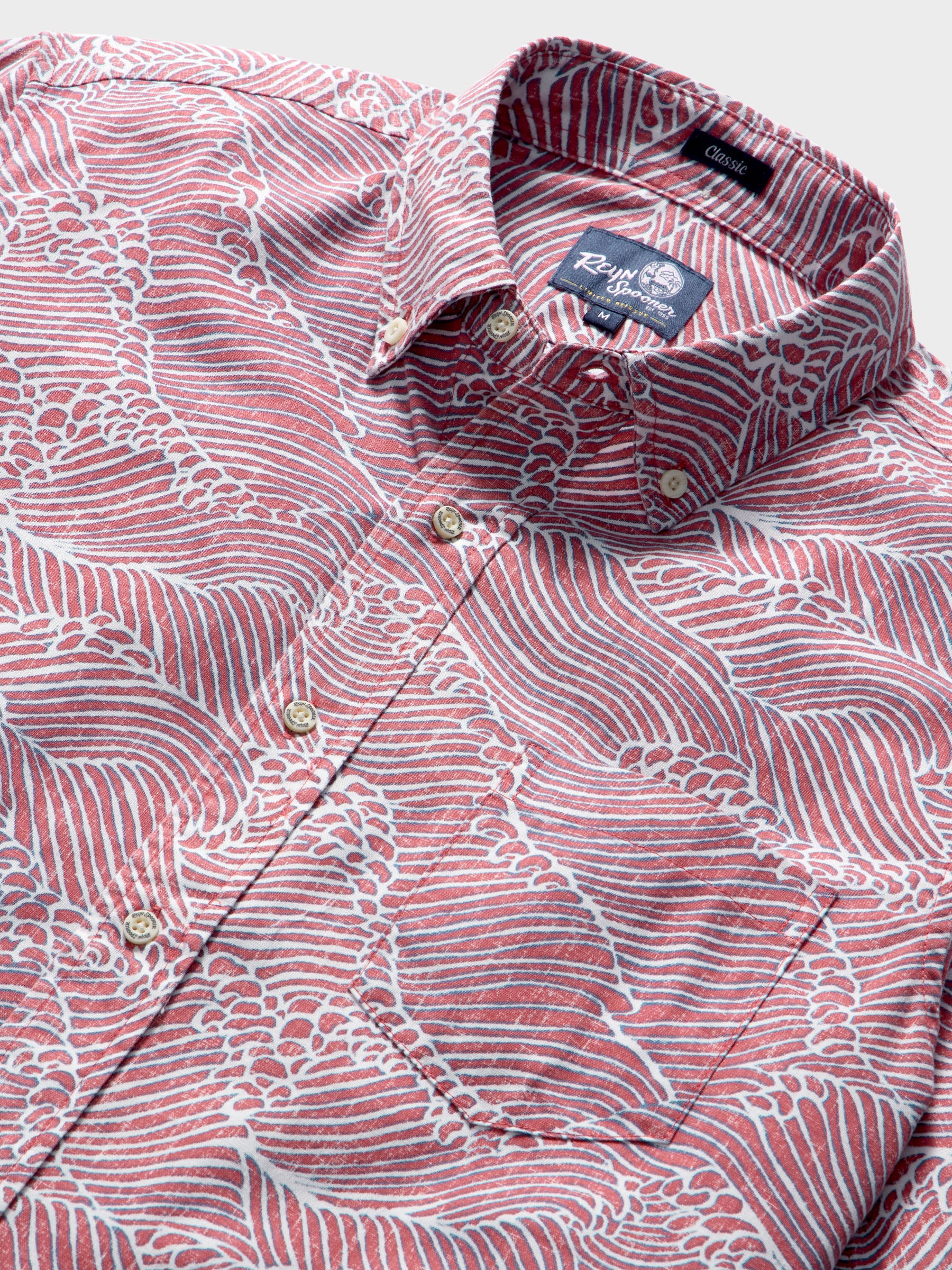 Reyn Spooner MOLOKAI CHANNEL BUTTON FRONT in VINTAGE RED