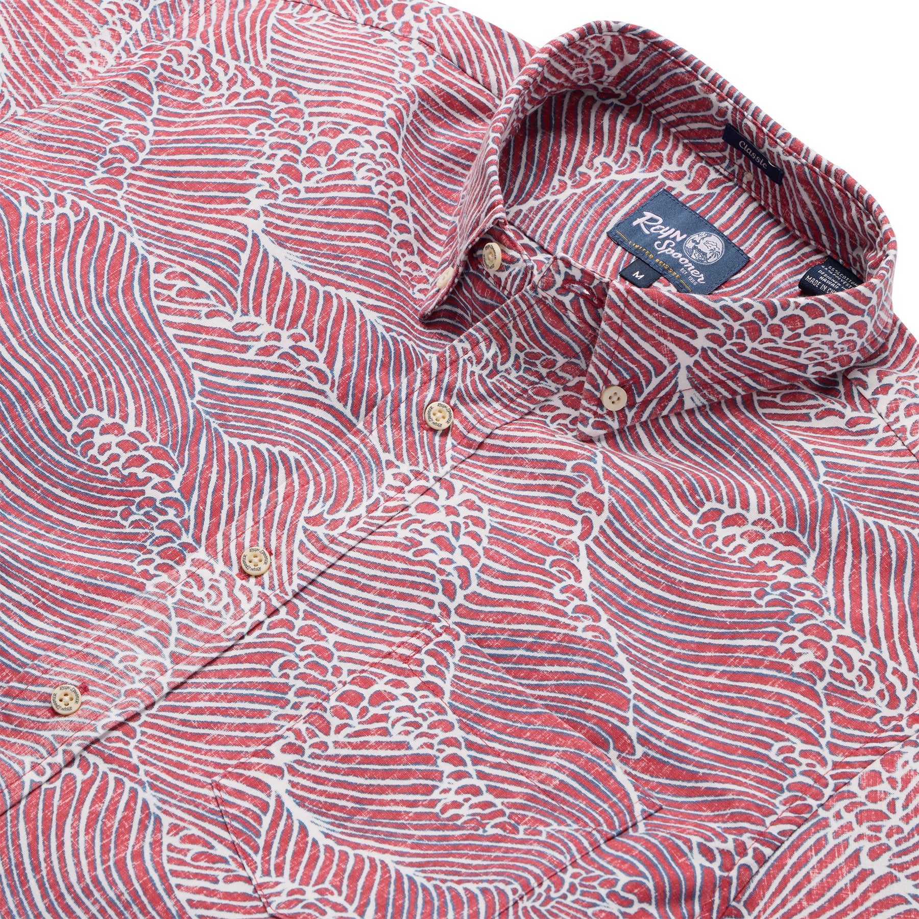 Reyn Spooner MOLOKAI CHANNEL BUTTON FRONT in RED