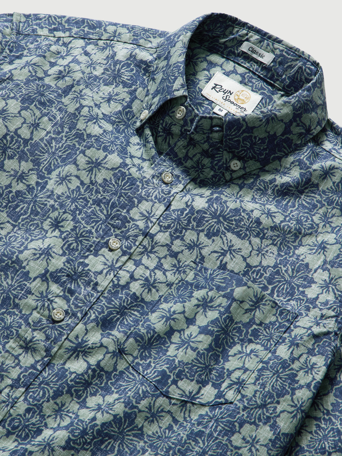 Reyn Spooner BISCUS BOUNTY BUTTON FRONT in BLUE