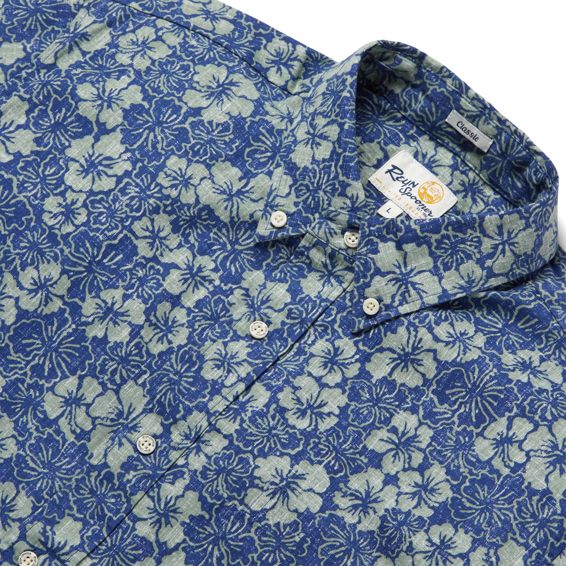 Reyn Spooner BISCUS BOUNTY BUTTON FRONT in BLUE