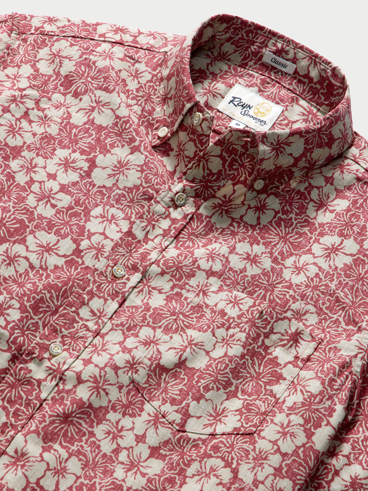 Reyn Spooner BISCUS BOUNTY BUTTON FRONT in EARTH RED