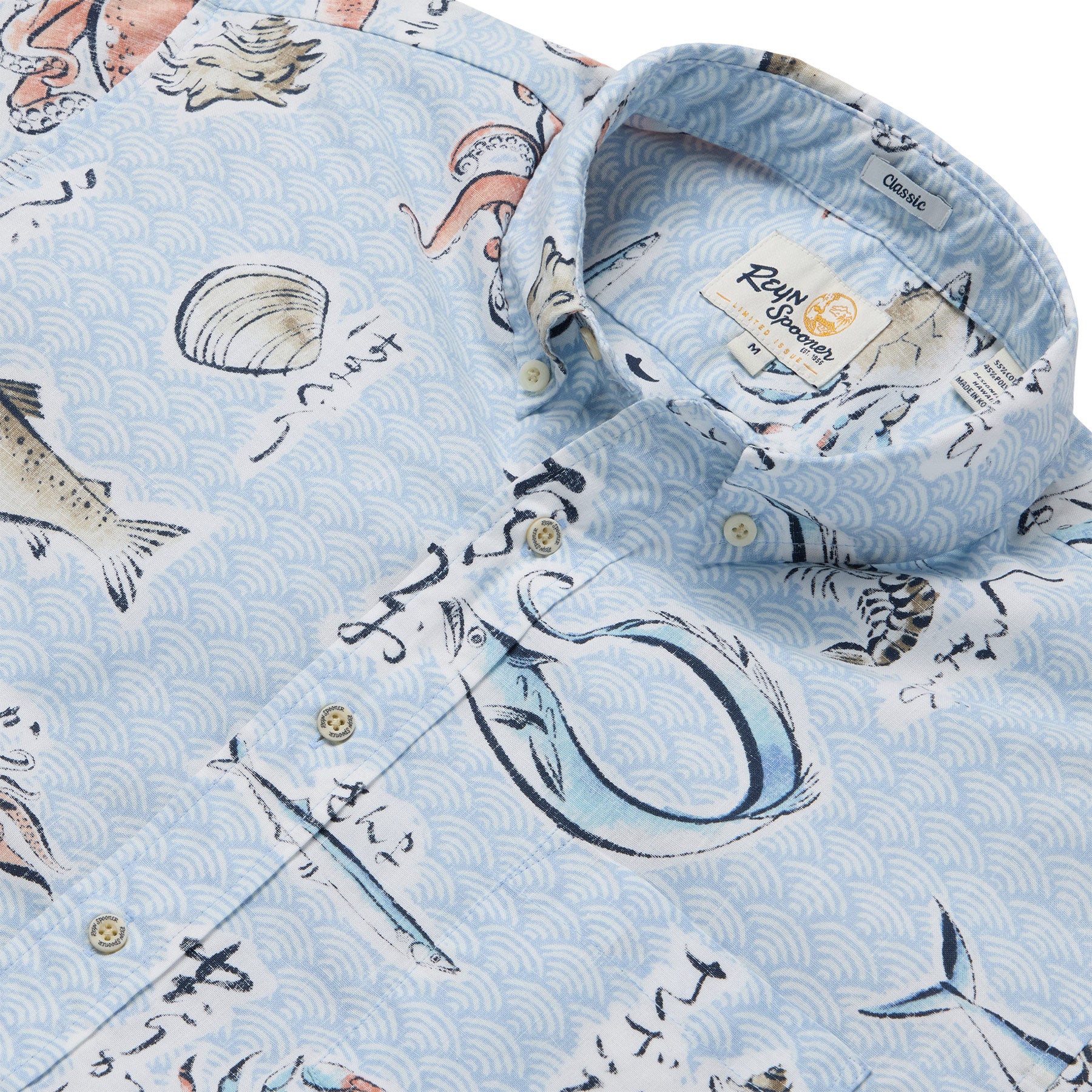 Reyn Spooner PACIFIC CATCH BUTTON FRONT in SKYWAY