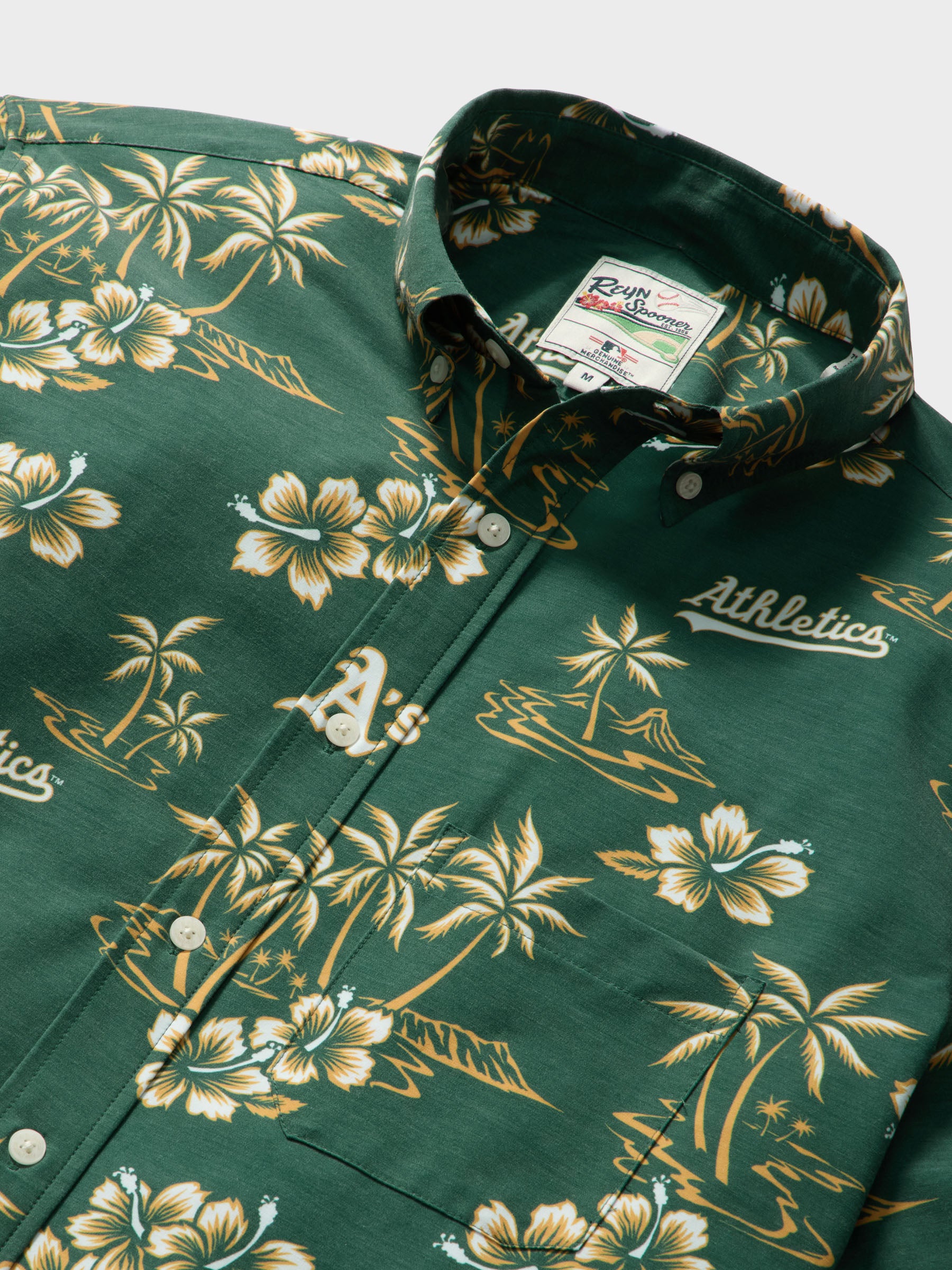 Reyn Spooner MLB® ATHLETICS GAME DAY PERFORMANCE ALOHA SHIRT in GREEN