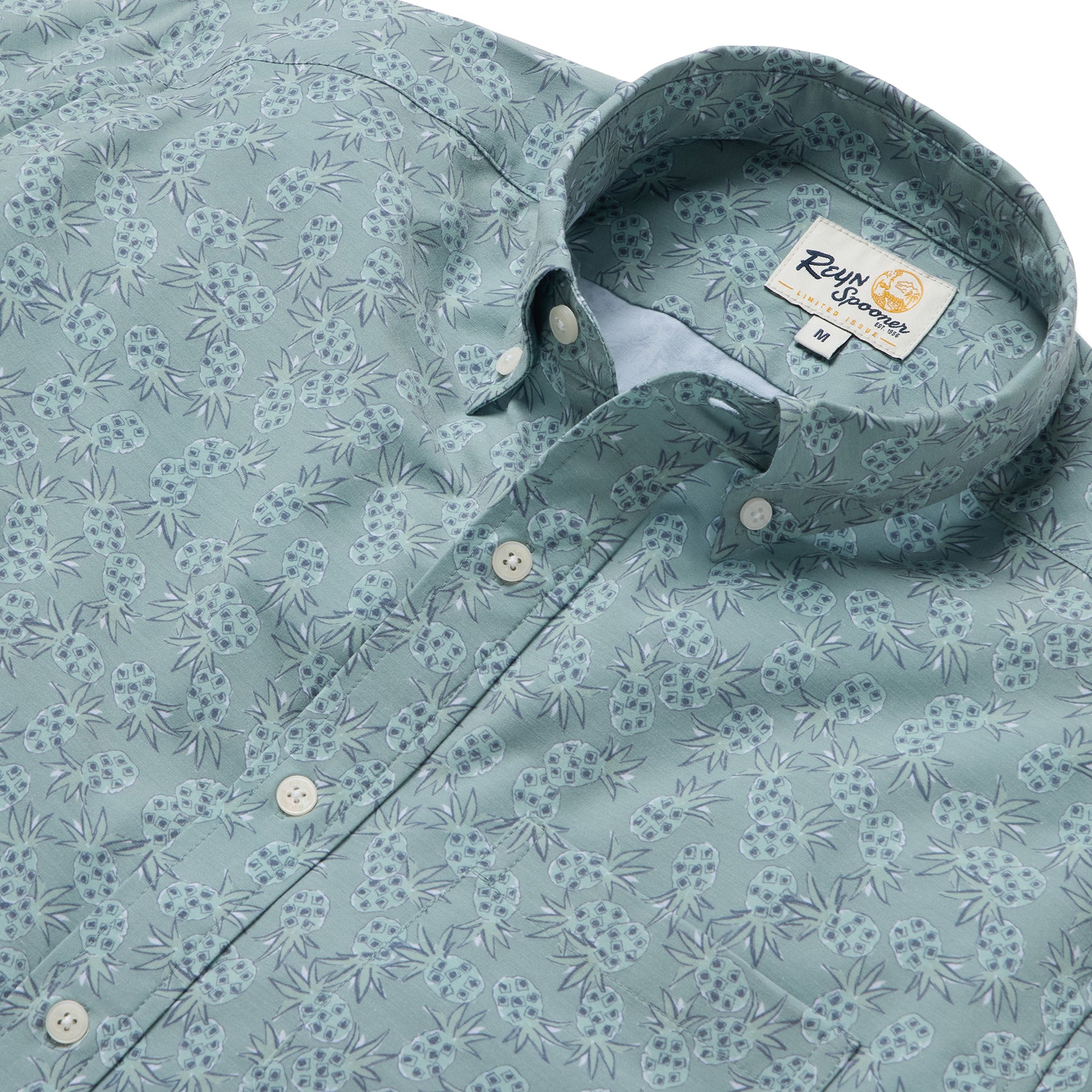 Reyn Spooner POLKA DOT PINEAPPLES PERFORMANCE ALOHA SHIRT in LILYPAD