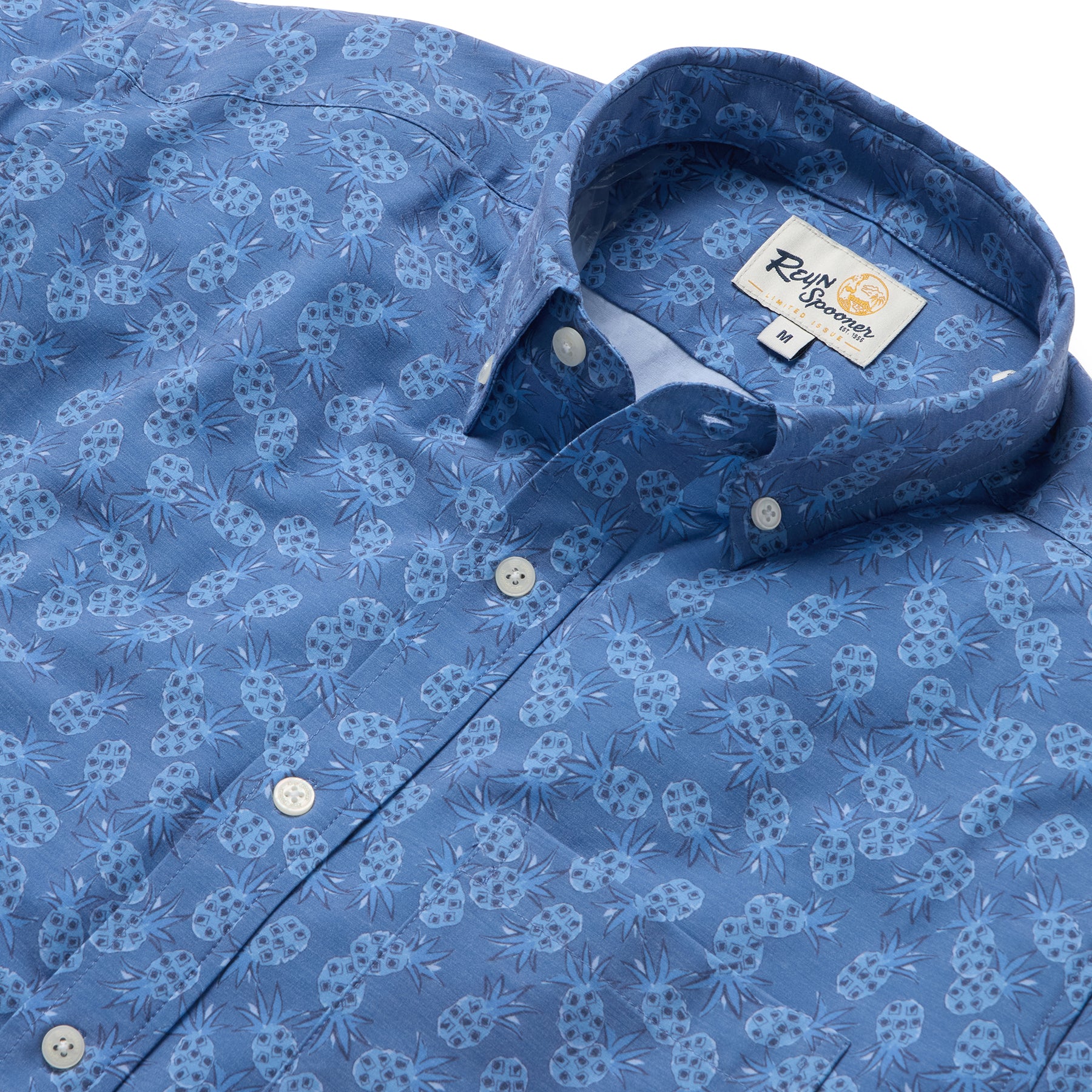 Reyn Spooner POLKA DOT PINEAPPLES PERFORMANCE ALOHA SHIRT in MOONLIGHT BLUE