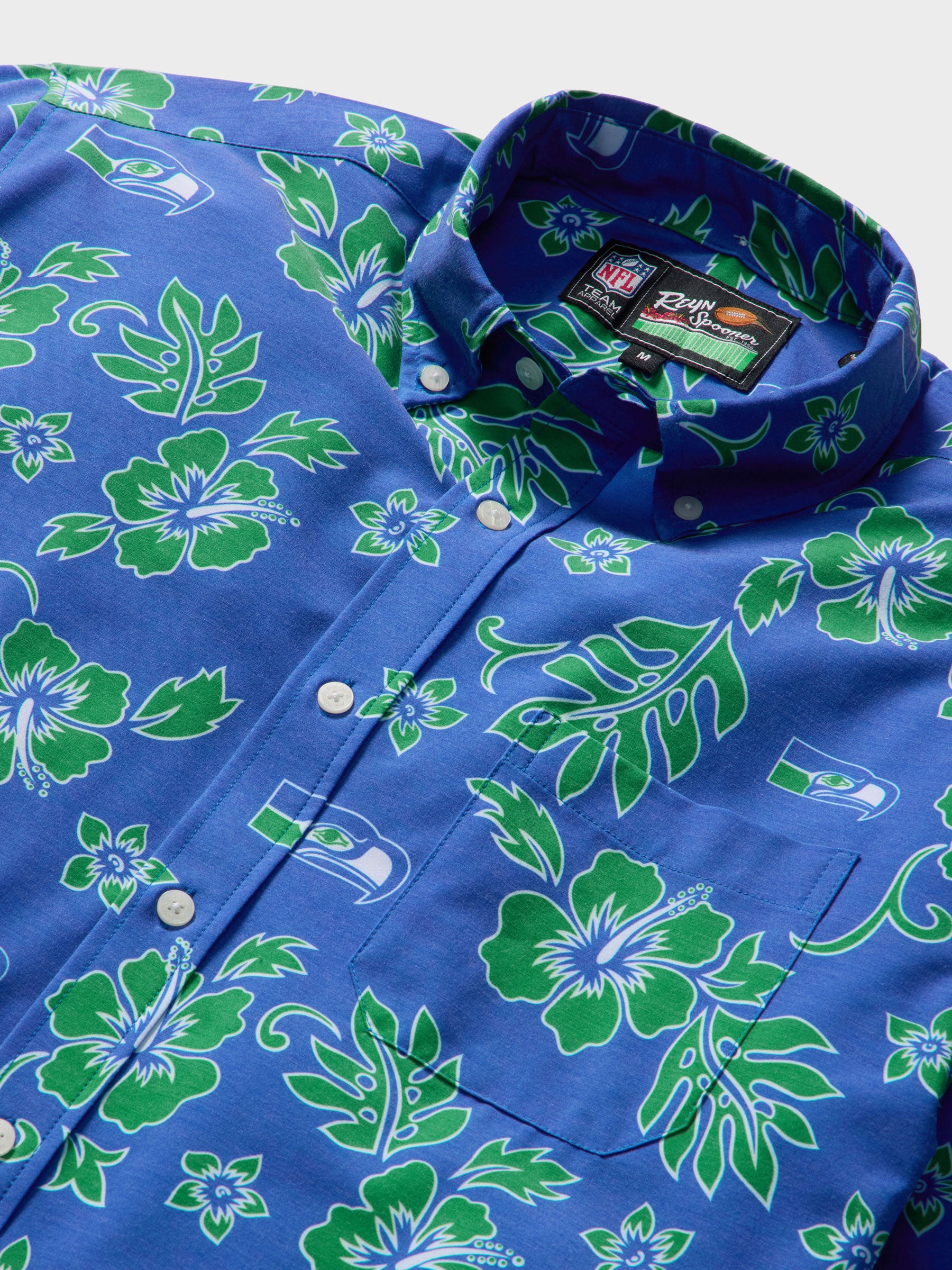 Reyn Spooner SEATTLE SEAHAWKS THROWBACK PERFORMANCE ALOHA SHIRT in BLUE