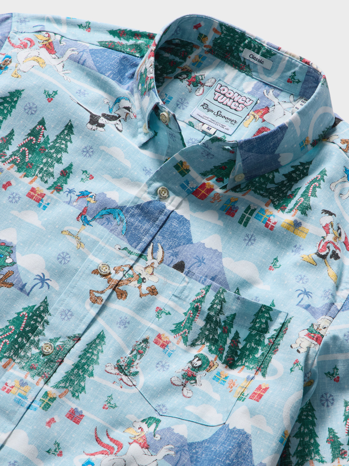 Reyn Spooner A LOONEY TUNES CHRISTMAS BUTTON FRONT in BLUE