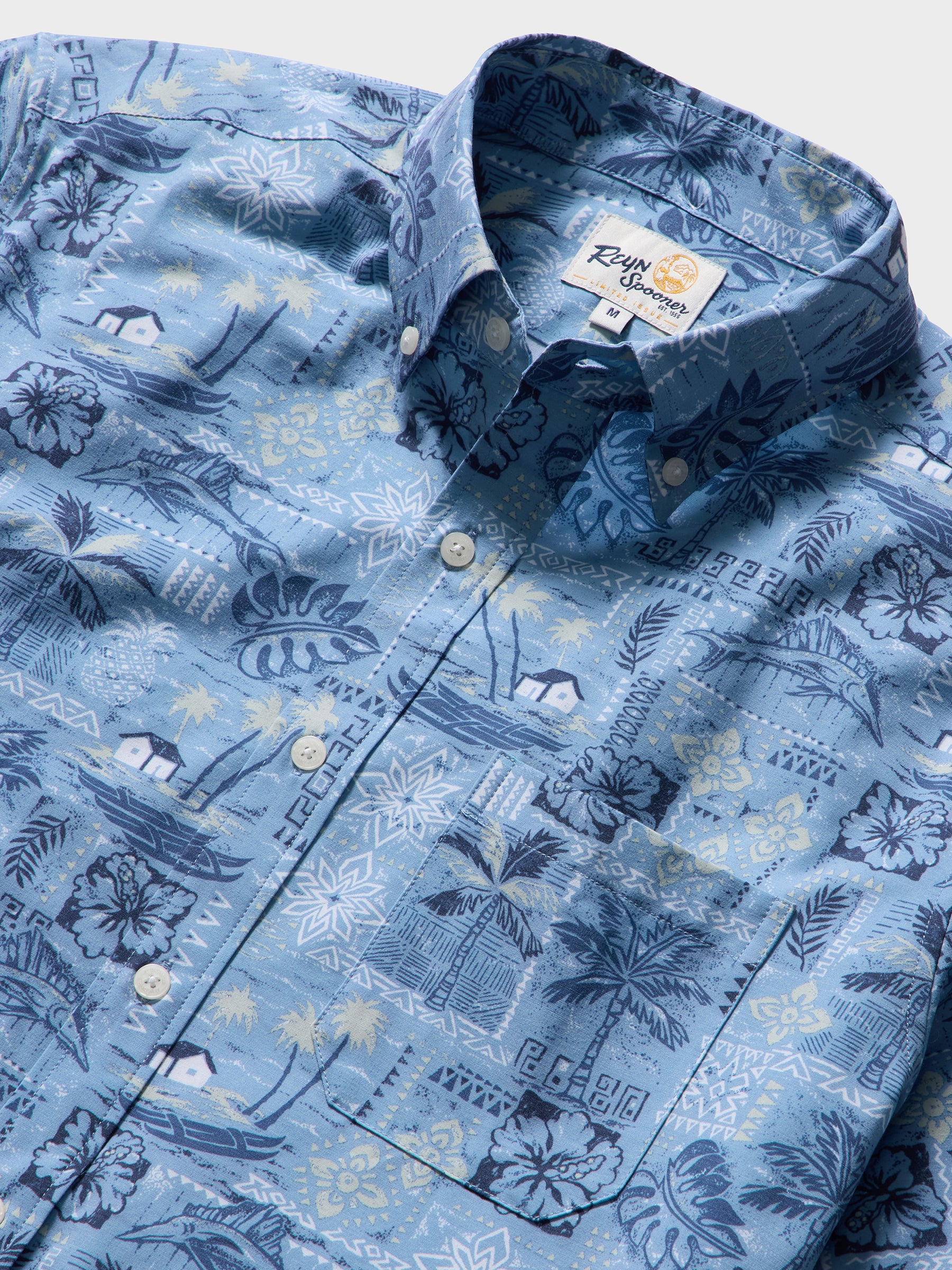 Reyn Spooner TAPA MONTAGE PERFORMANCE BUTTON FRONT in BLUE