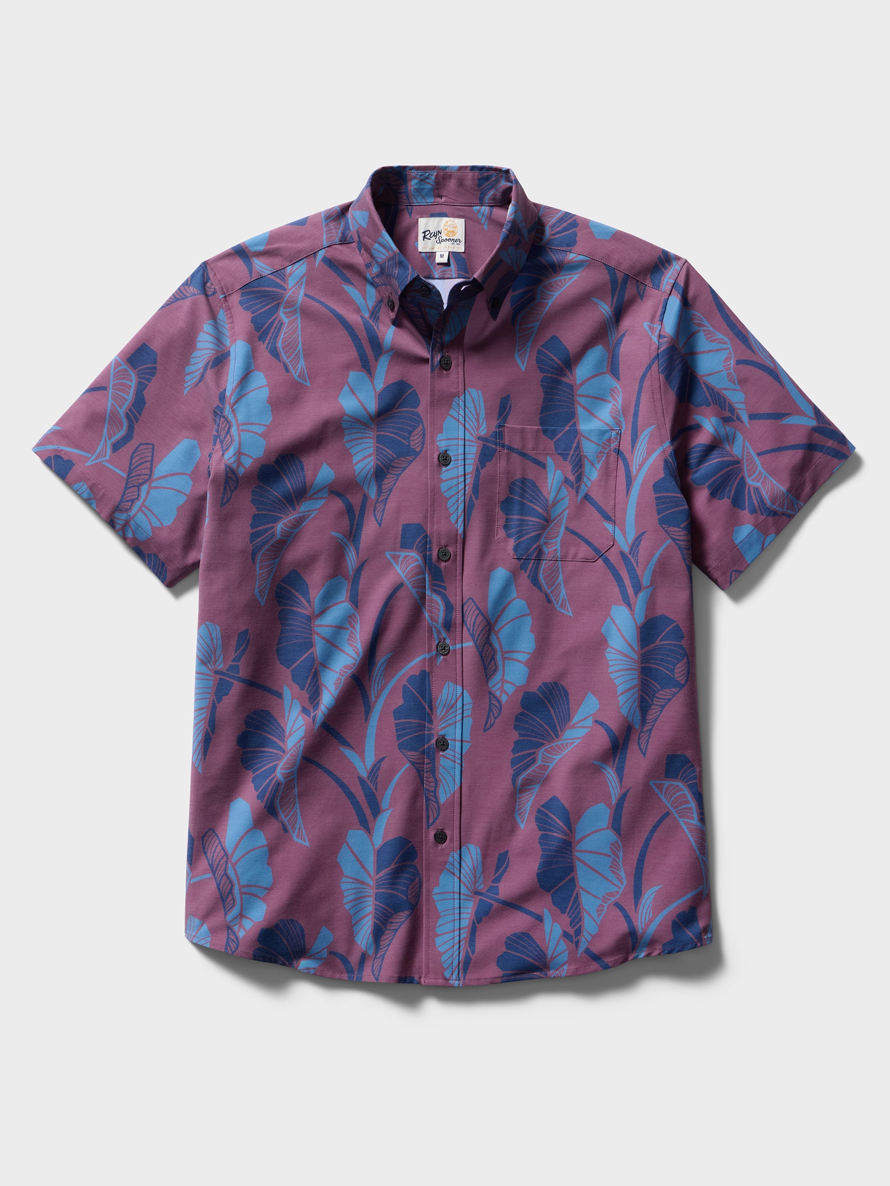 Reyn Spooner TRAILING TARO PERFORMANCE BUTTON FRONT in BERRY