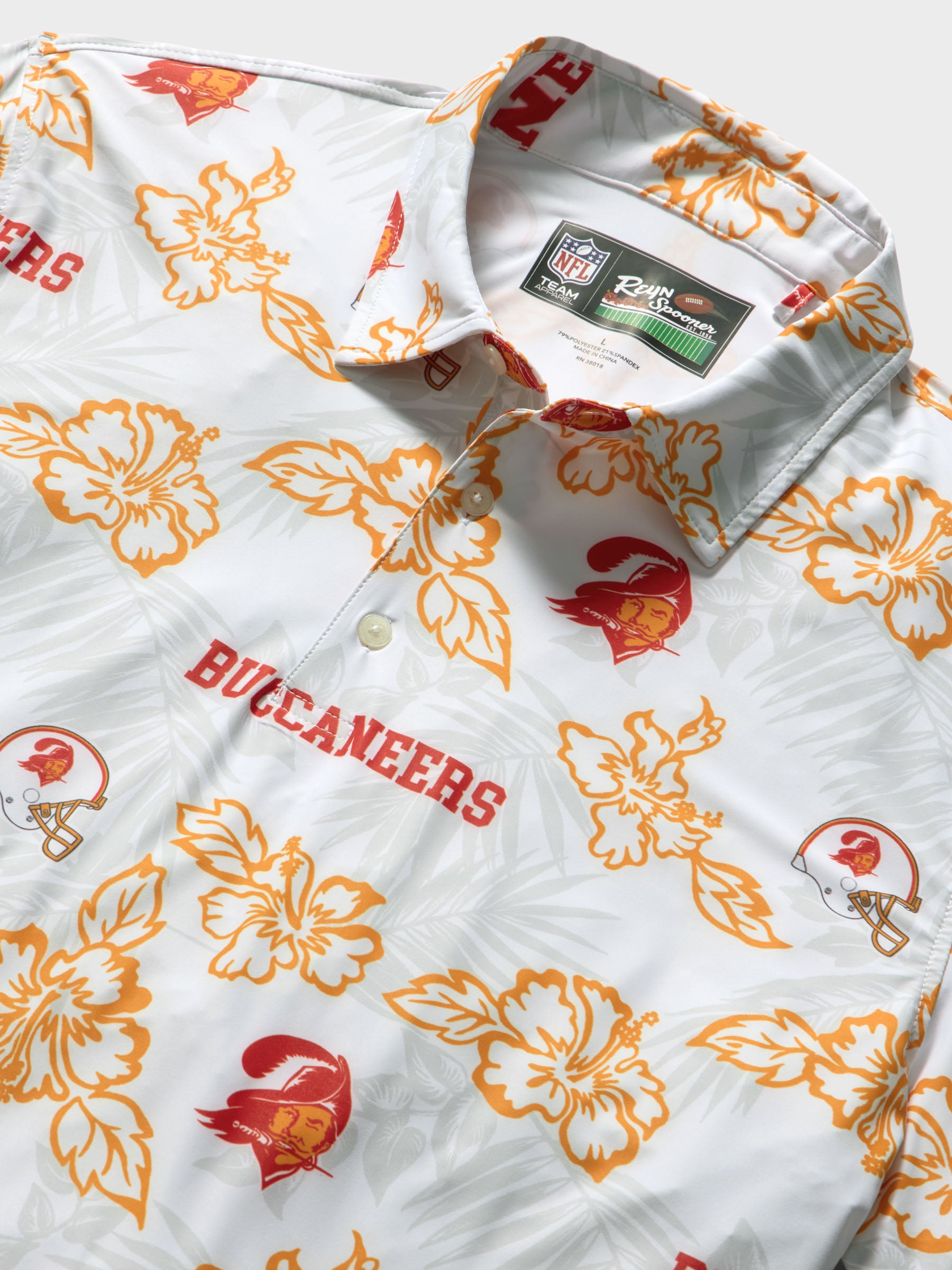Reyn Spooner TAMPA BAY BUCCANEERS GAME DAY PERFORMANCE POLO in WHITE
