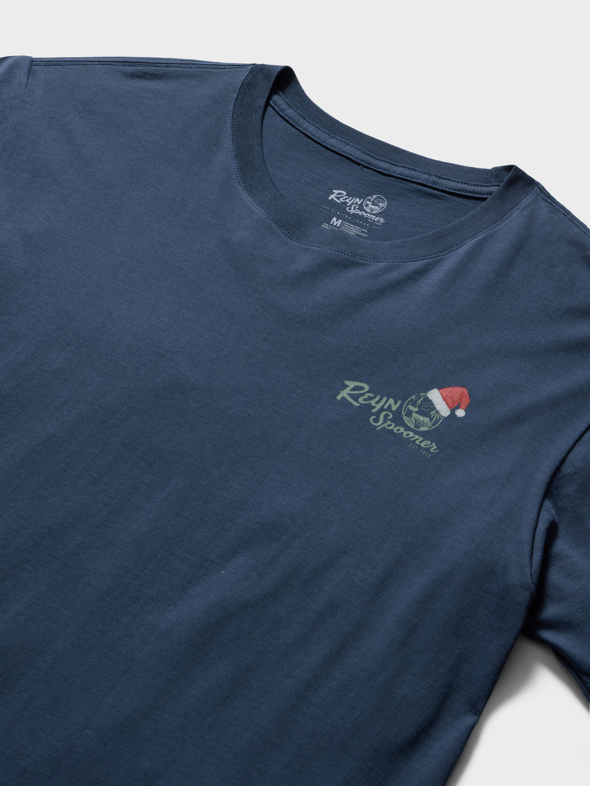 Reyn Spooner HOLIDAY SHAKA RIDER GRAPHIC TEE in NAVY