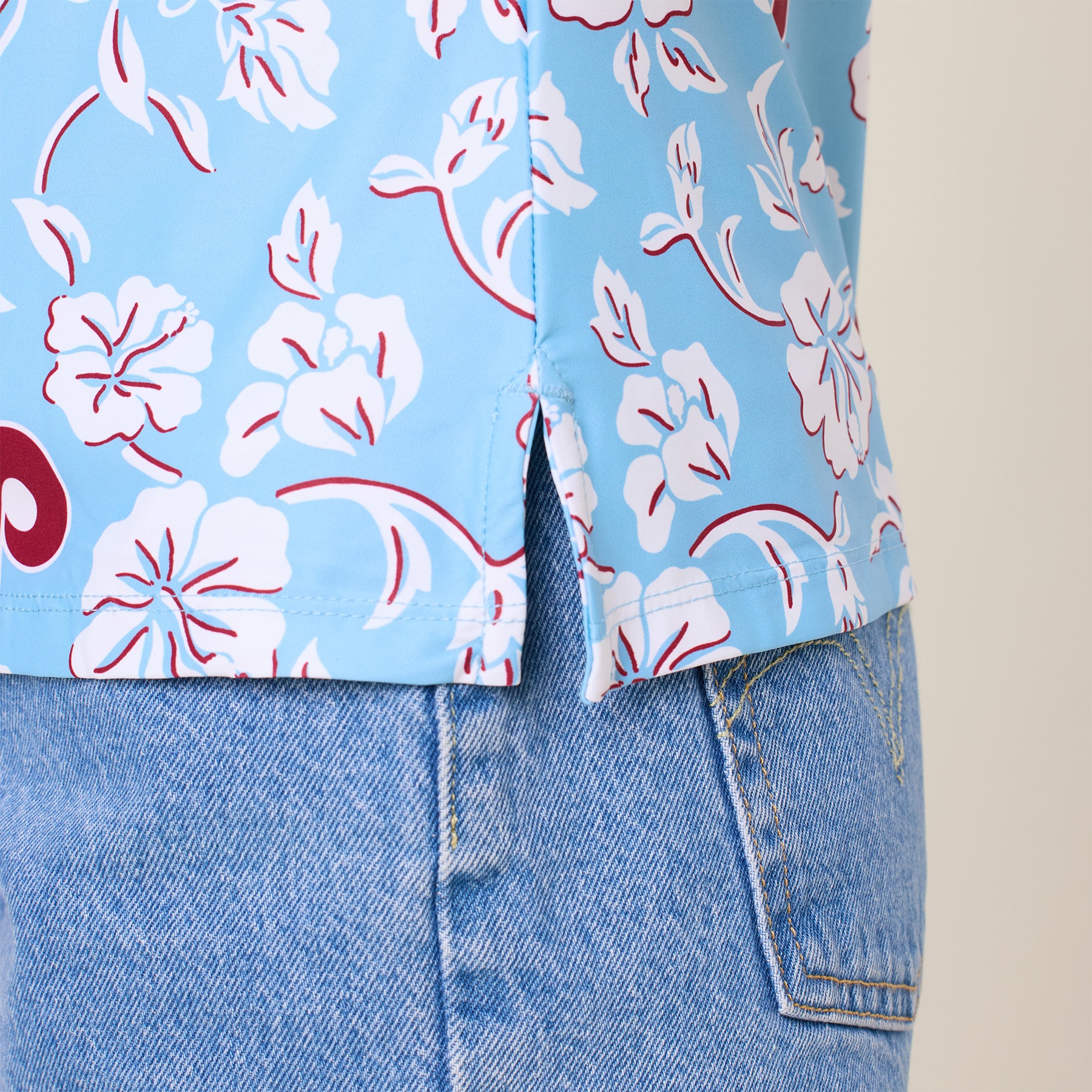 Reyn Spooner WOMEN'S PHILADELPHIA PHILLIES COOPERSTOWN PERFORMANCE POLO in LIGHT BLUE