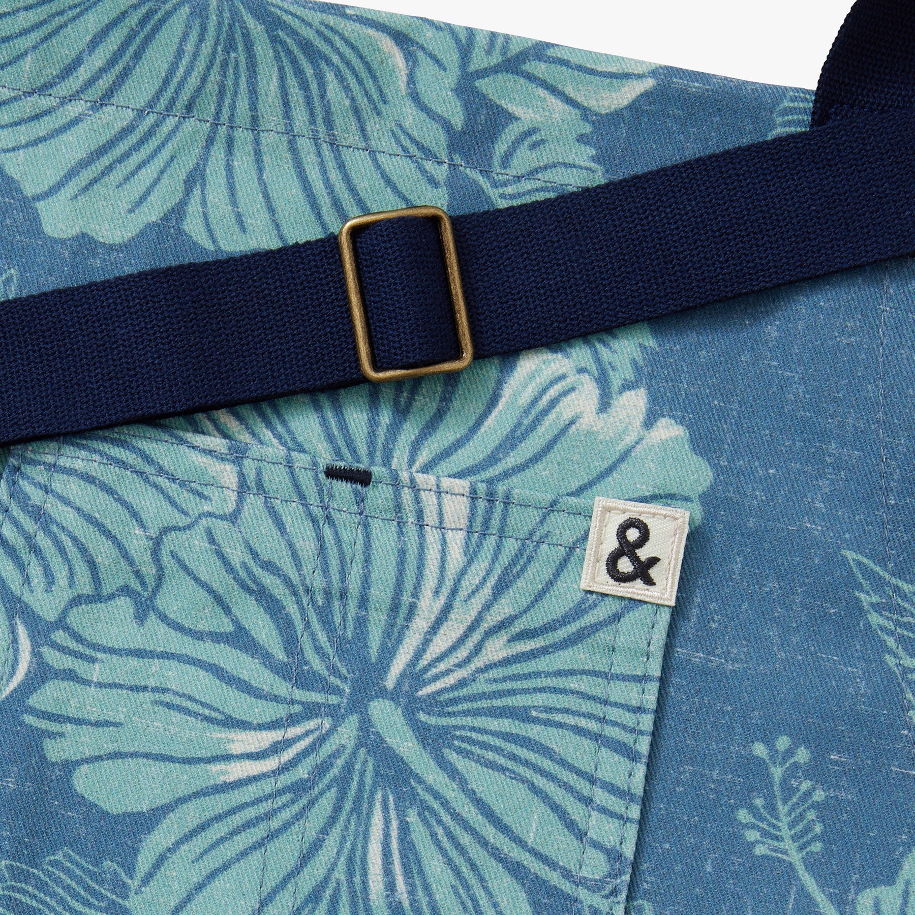 Reyn Spooner ALOHA BISCUS HEDLEY & BENNETT ESSENTIAL APRON in BLUE HORIZON