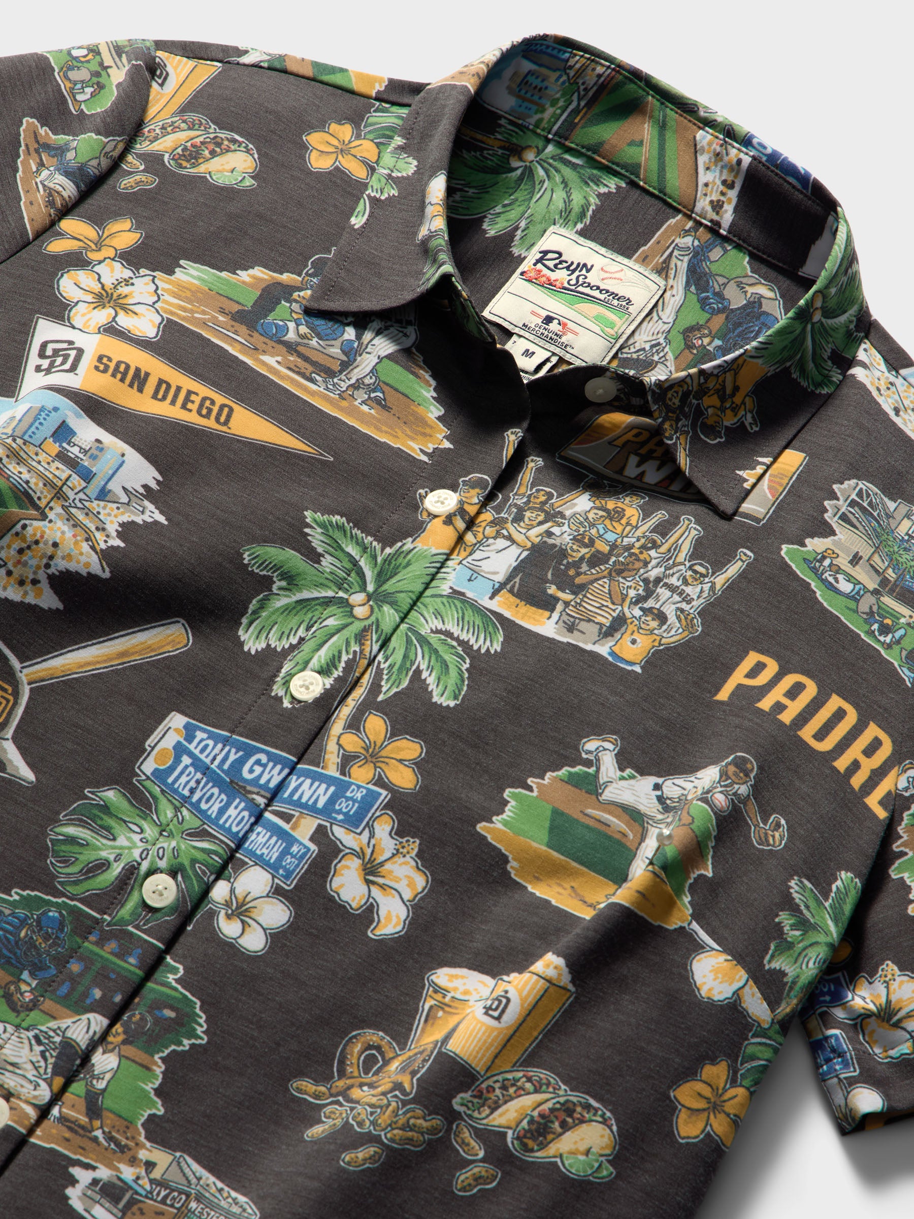 Reyn Spooner MLB® WOMEN'S SAN DIEGO PADRES SCENIC PERFORMANCE ALOHA SHIRT in SCENIC