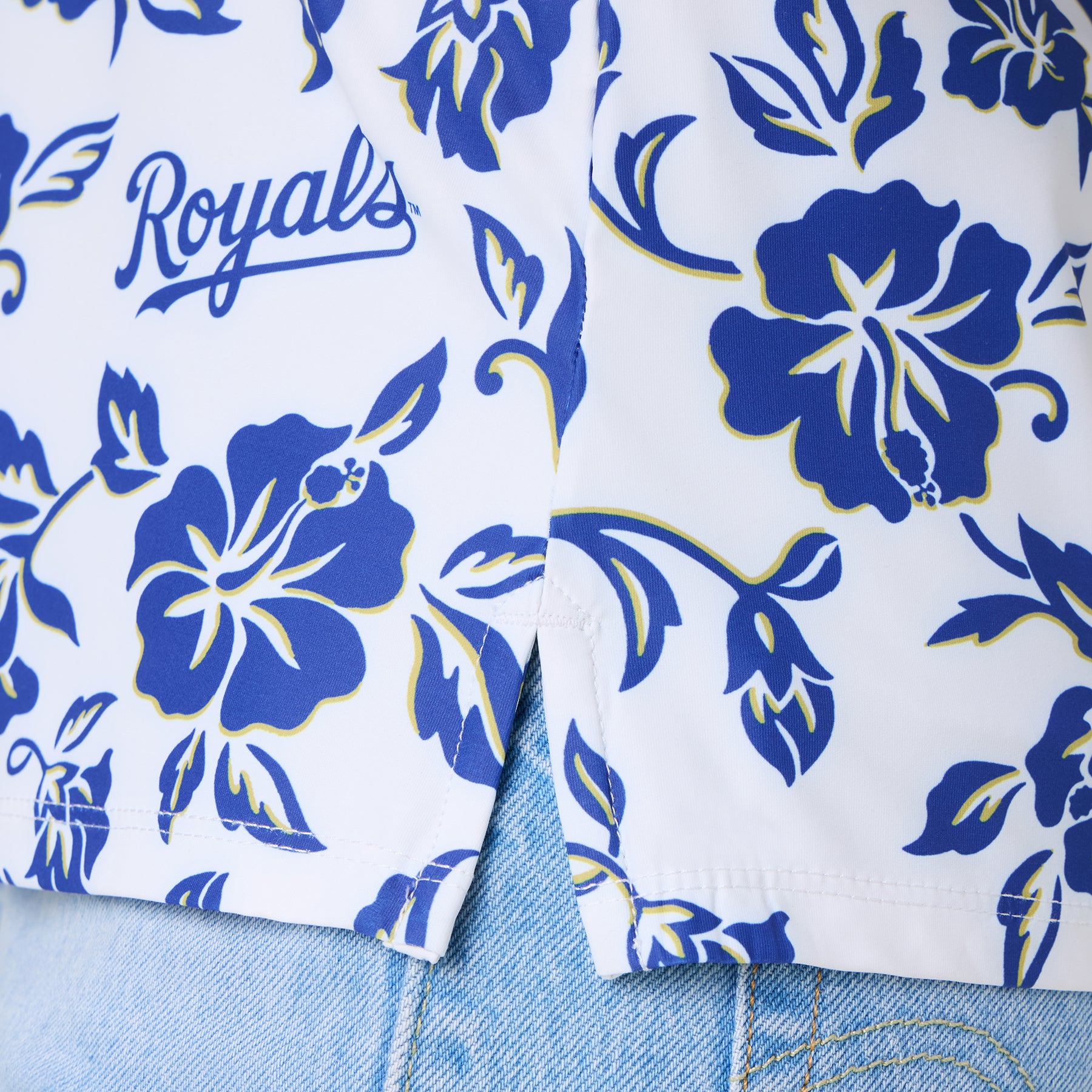 Reyn Spooner MLB® WOMEN'S KANSAS CITY ROYALS GAME DAY PERFORMANCE POLO in WHITE