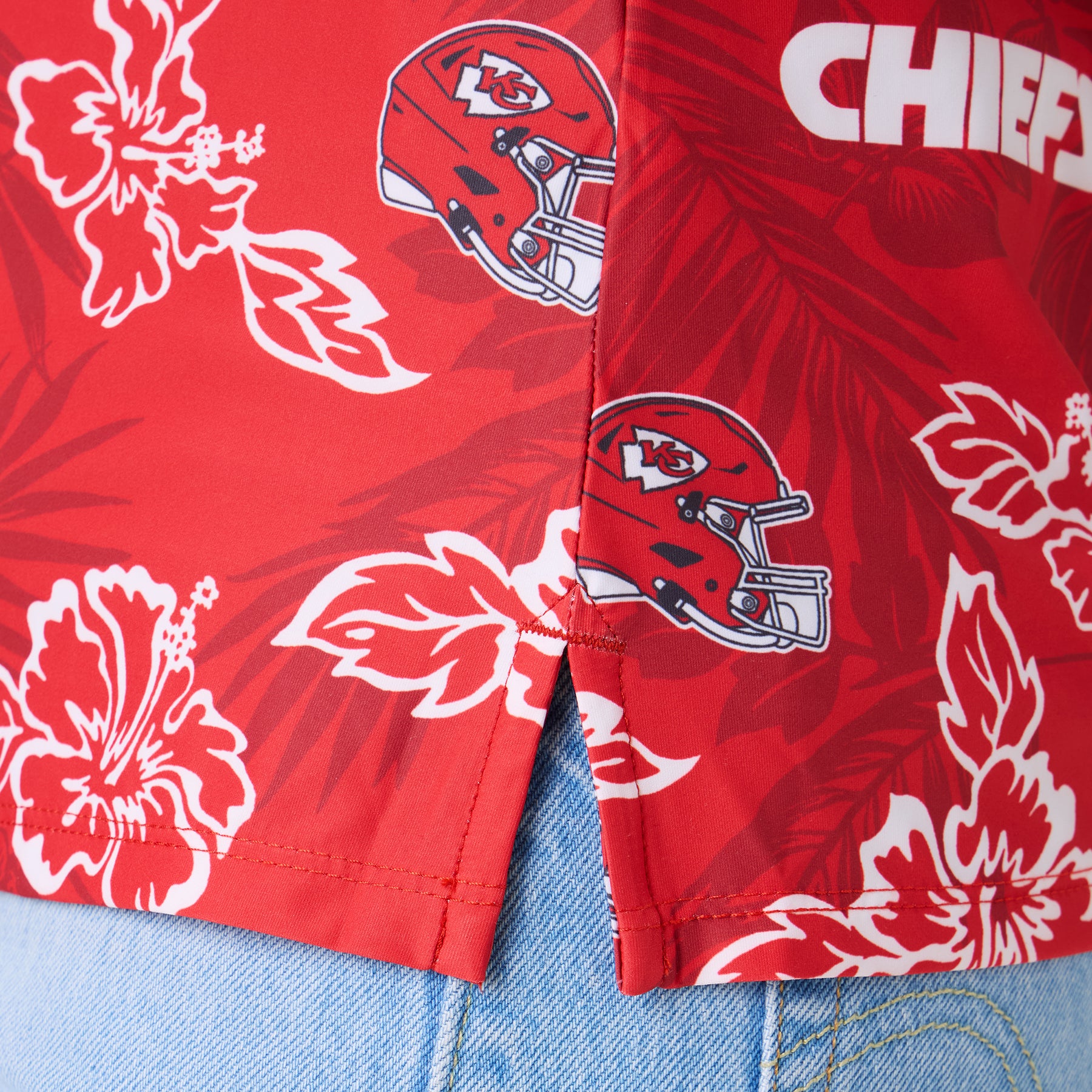 Reyn Spooner WOMEN'S KANSAS CITY CHIEFS GAME DAY PERFORMANCE POLO in RED