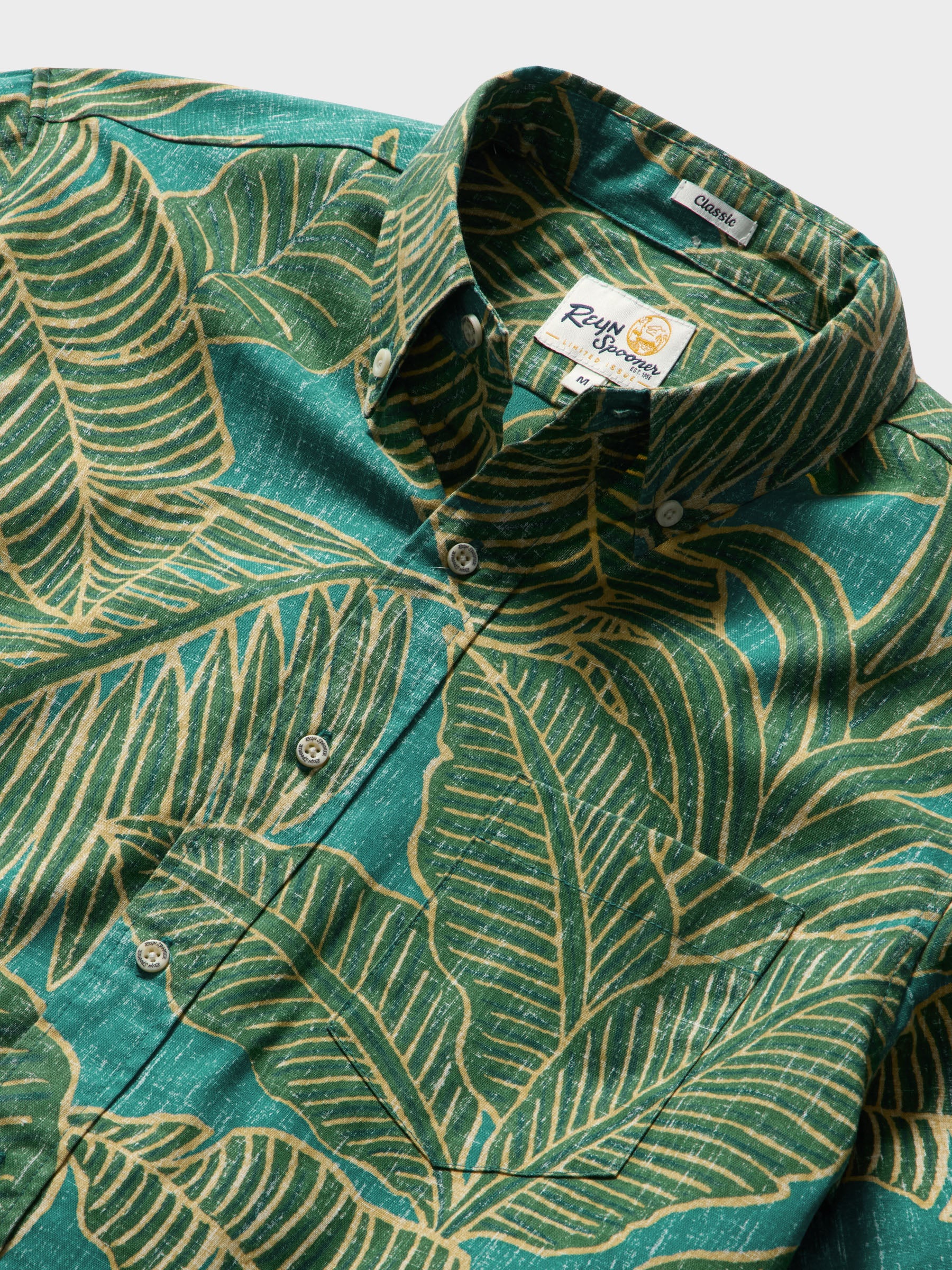 Reyn Spooner FOREST FOLIAGE BUTTON FRONT in GREEN SEA