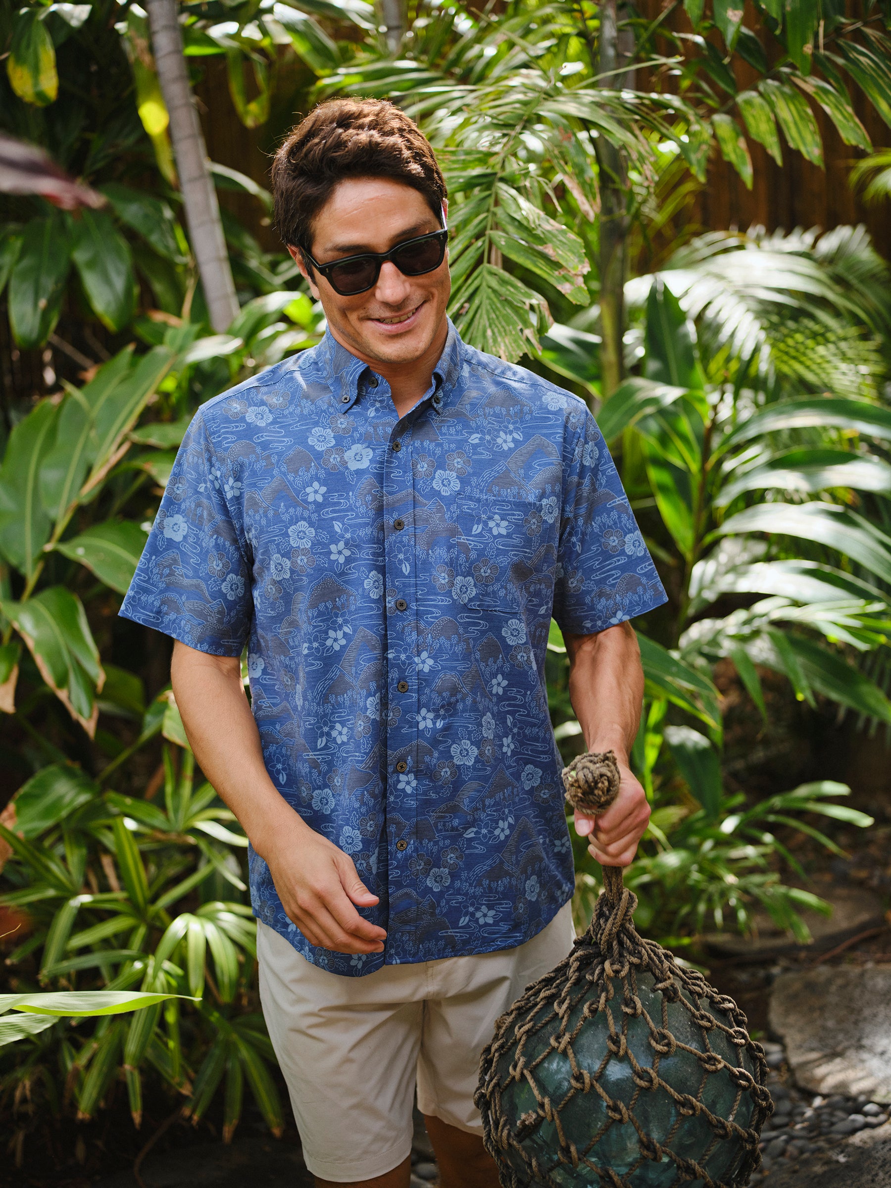 SAKURA FIELDS MEN'S PERFORMANCE ALOHA SHIRT | Reyn Spooner
