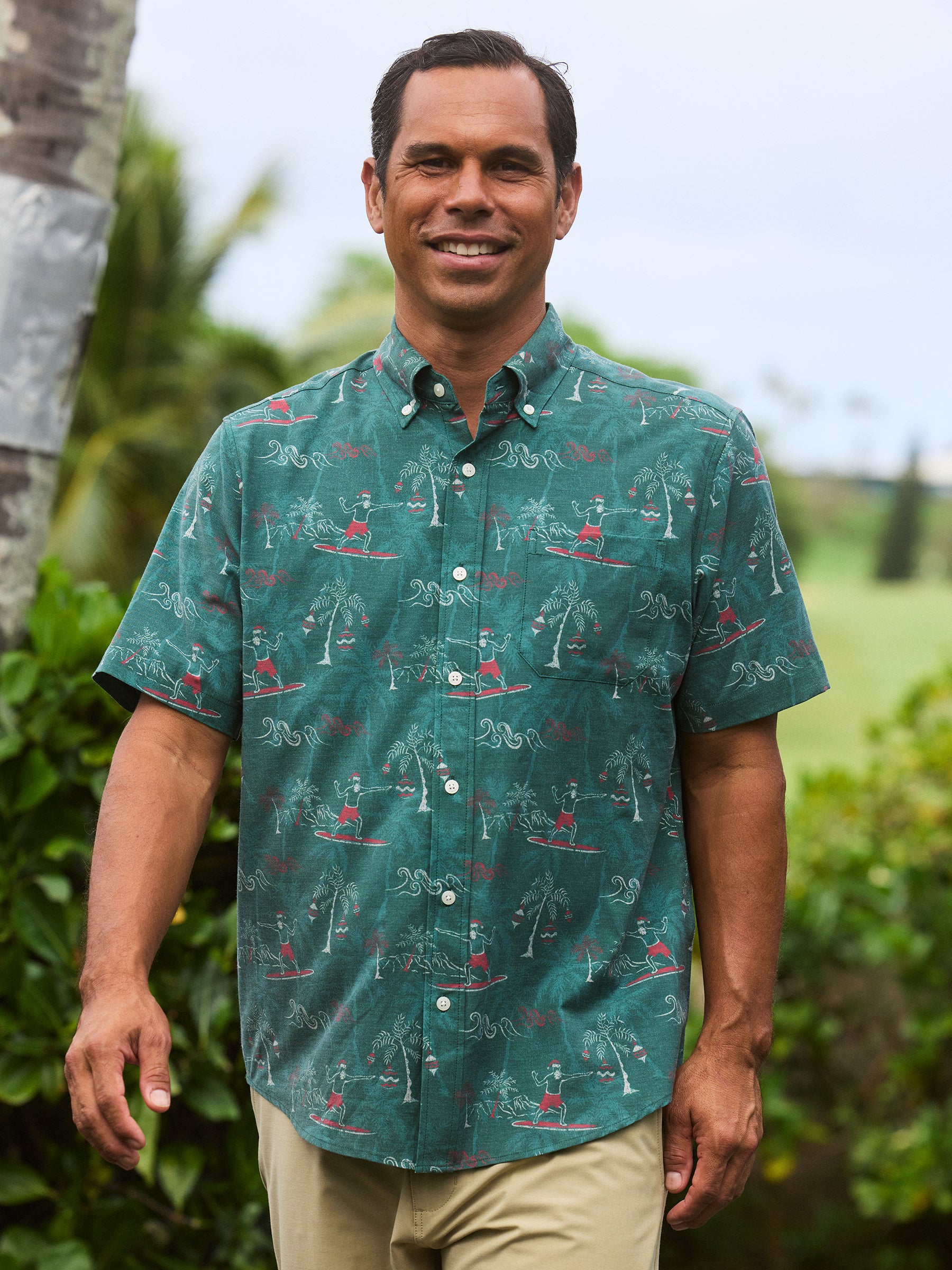 SURFIN' SANTA MEN'S PERFORMANCE ALOHA SHIRT | Reyn Spooner