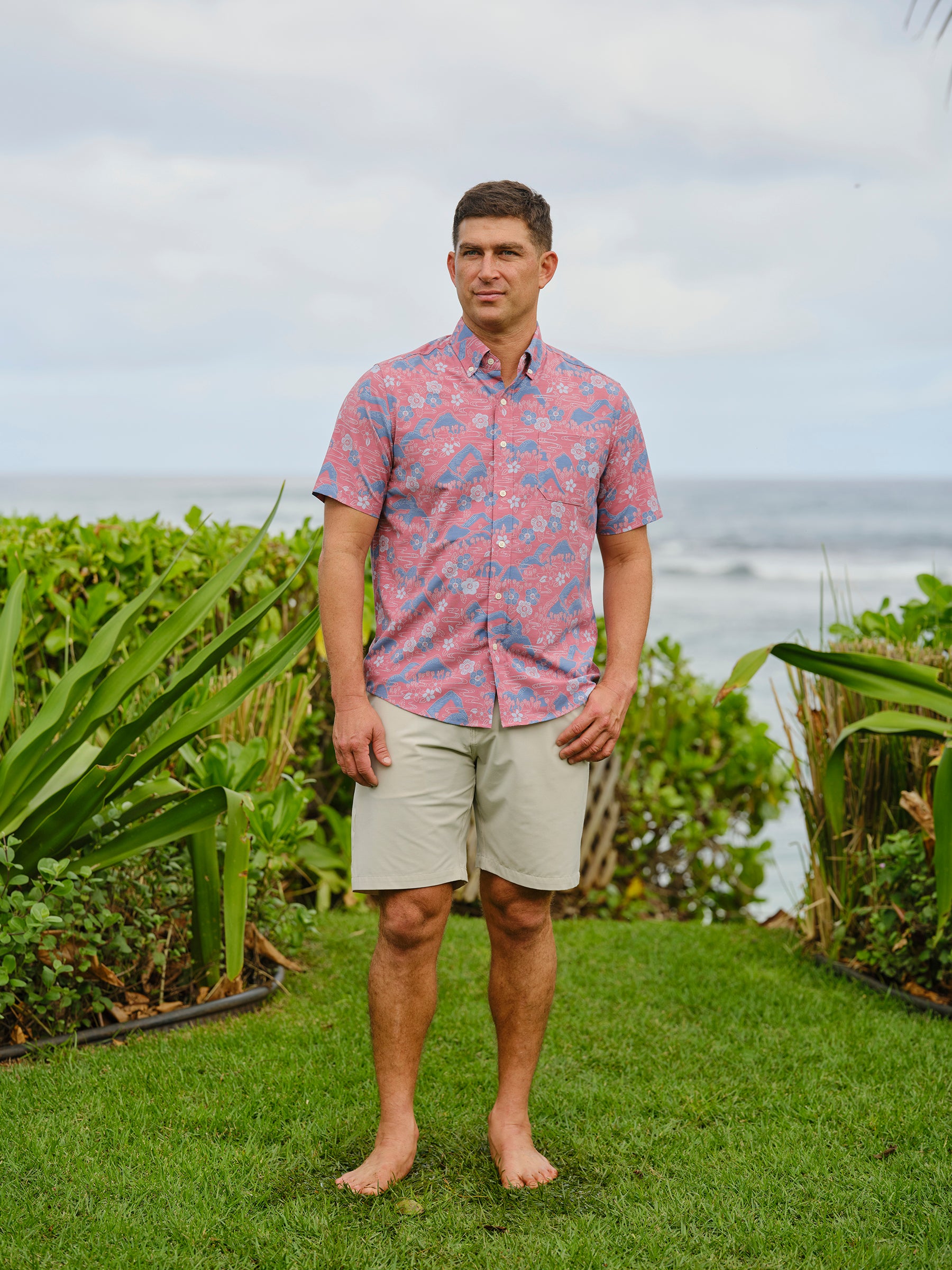 SAKURA FIELDS MEN'S PERFORMANCE ALOHA SHIRT | Reyn Spooner