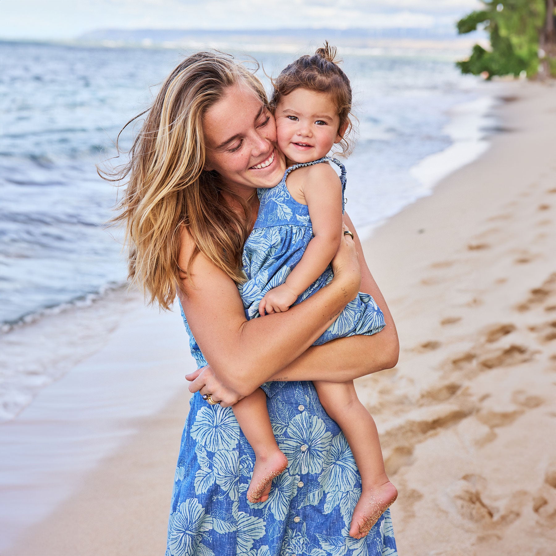 Reyn Spooner ALOHA BISCUS EMELINE DRESS in HORIZON BLUE