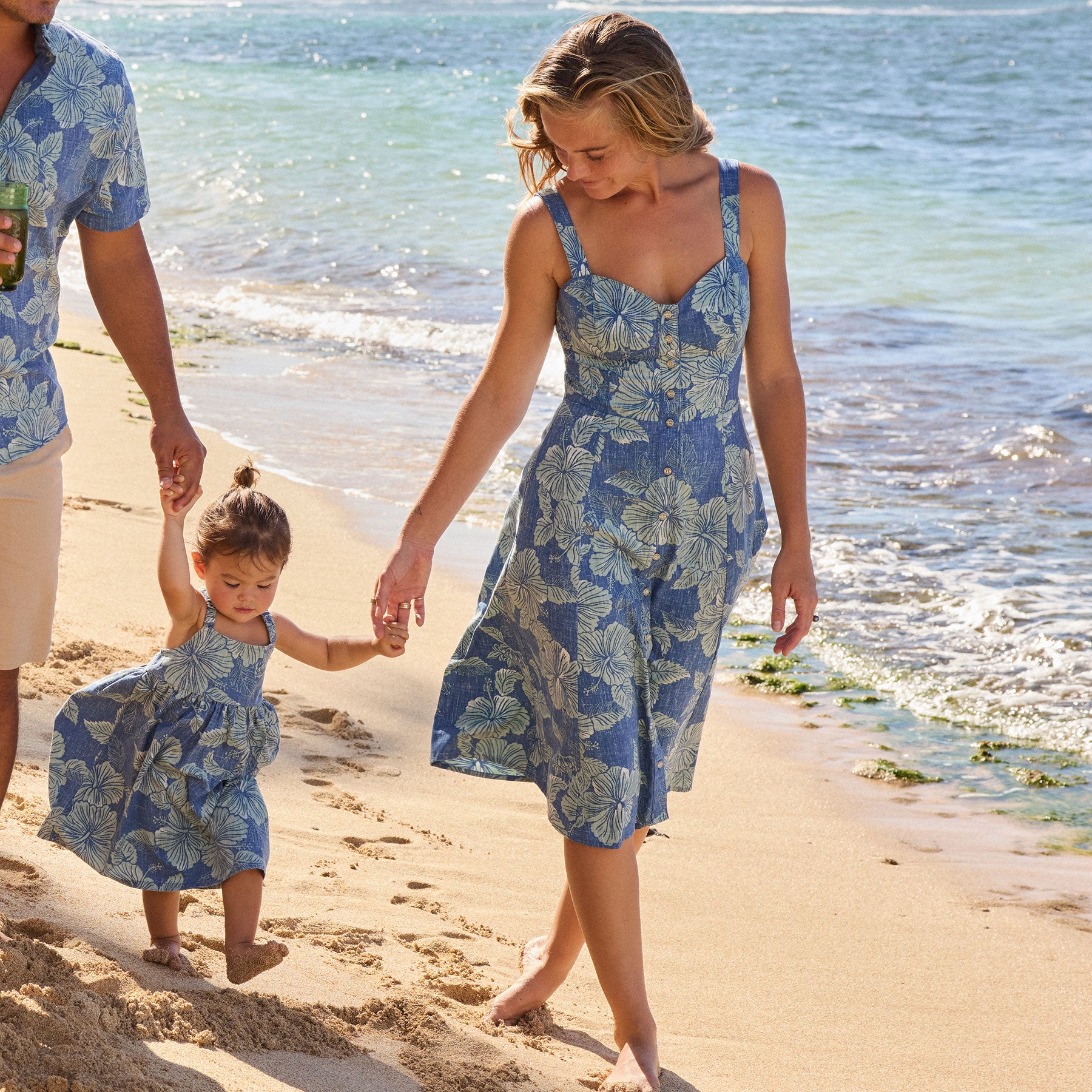 Reyn Spooner ALOHA BISCUS EMELINE DRESS in HORIZON BLUE