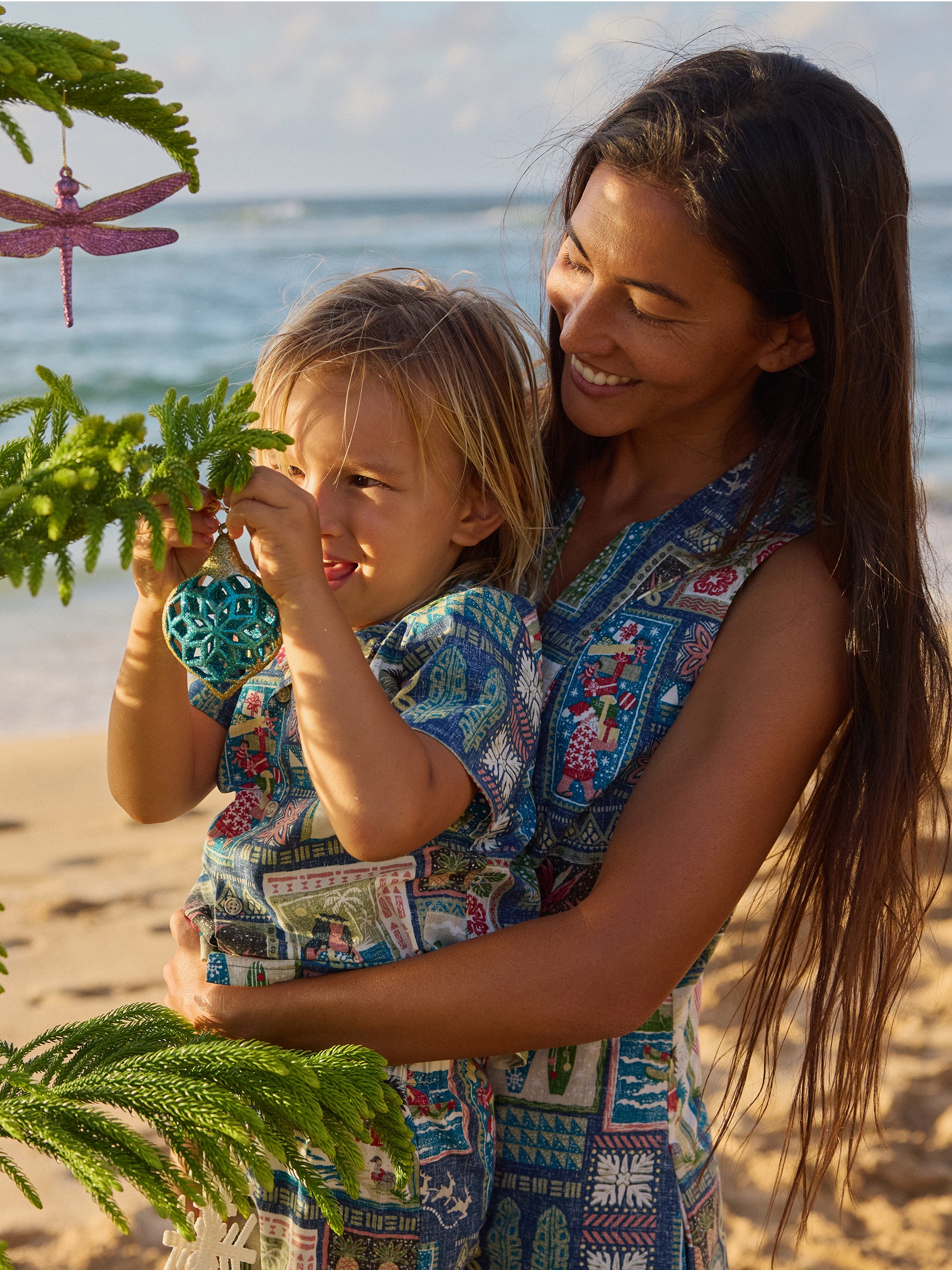 WOMEN'S HAWAIIAN CHRISTMAS 2026 LYDIA DRESS | Reyn Spooner