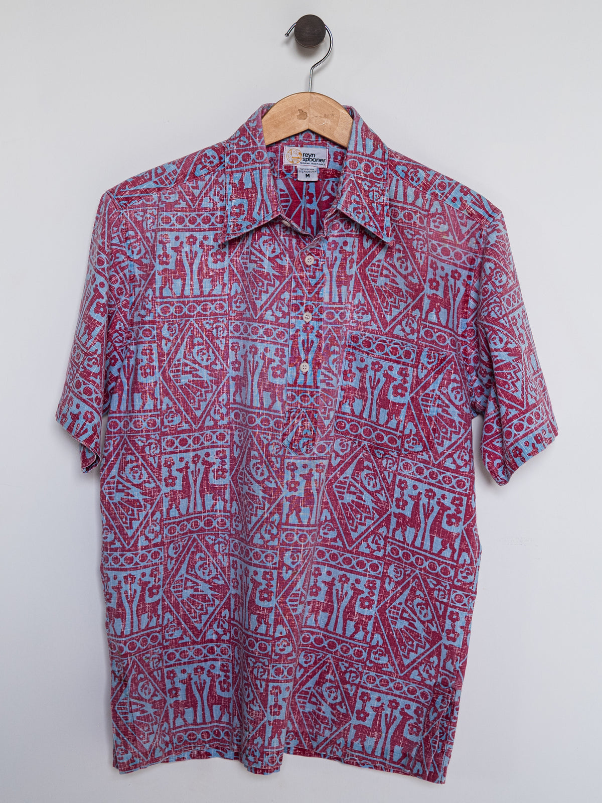 Reyn Spooner 1981 LLAMA ALOHA SHIRT in RED