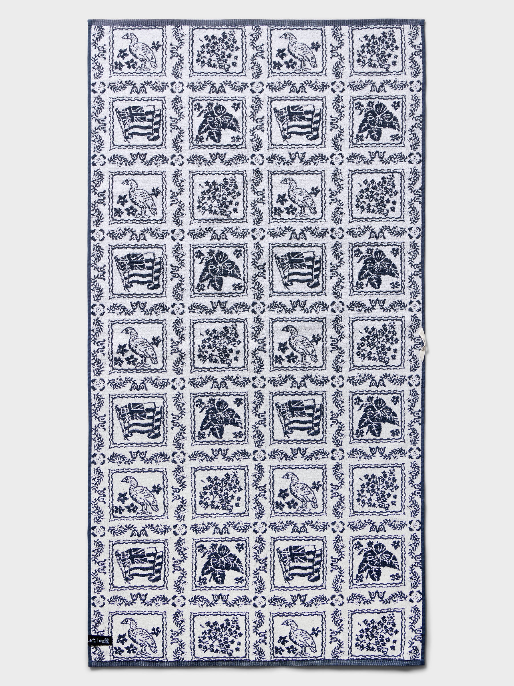 Reyn Spooner SLOWTIDE LAHAINA SAILOR PREMIUM WOVEN TOWEL in NAVY