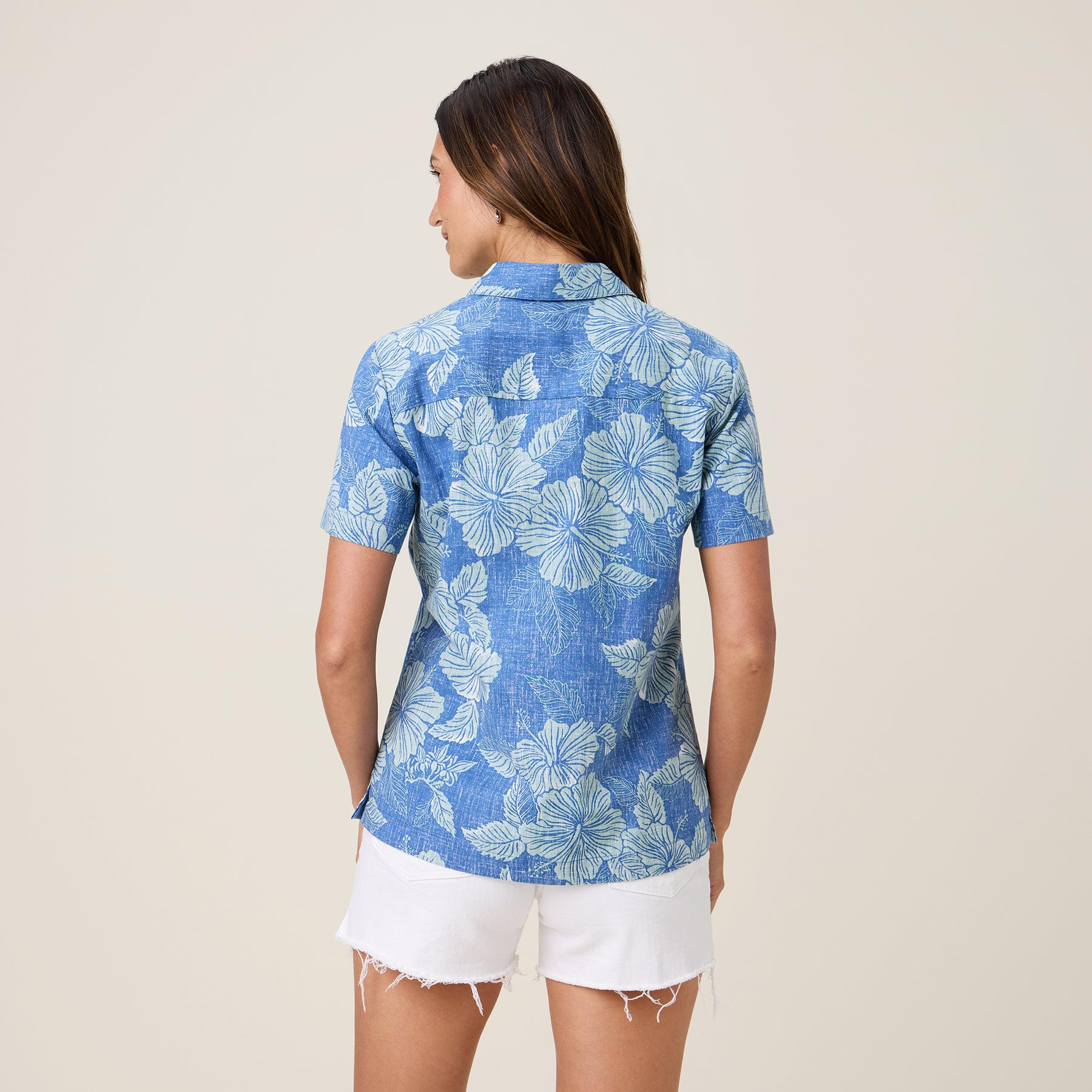 Reyn Spooner ALOHA BISCUS ABBY TOP in BLUE HORIZON