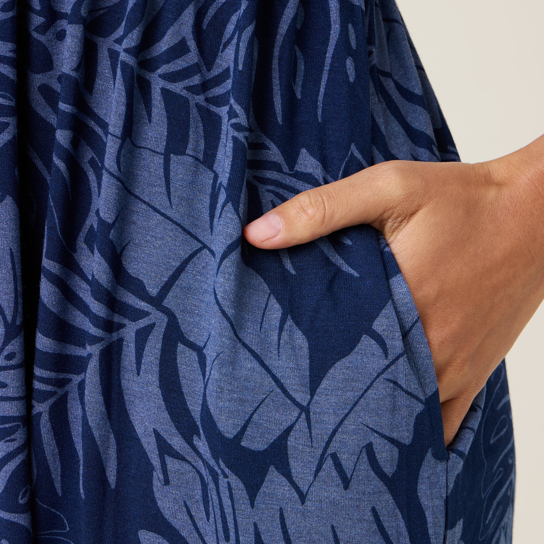 Reyn Spooner ANUENUE FALLS DREW DRESS in DRESS BLUES