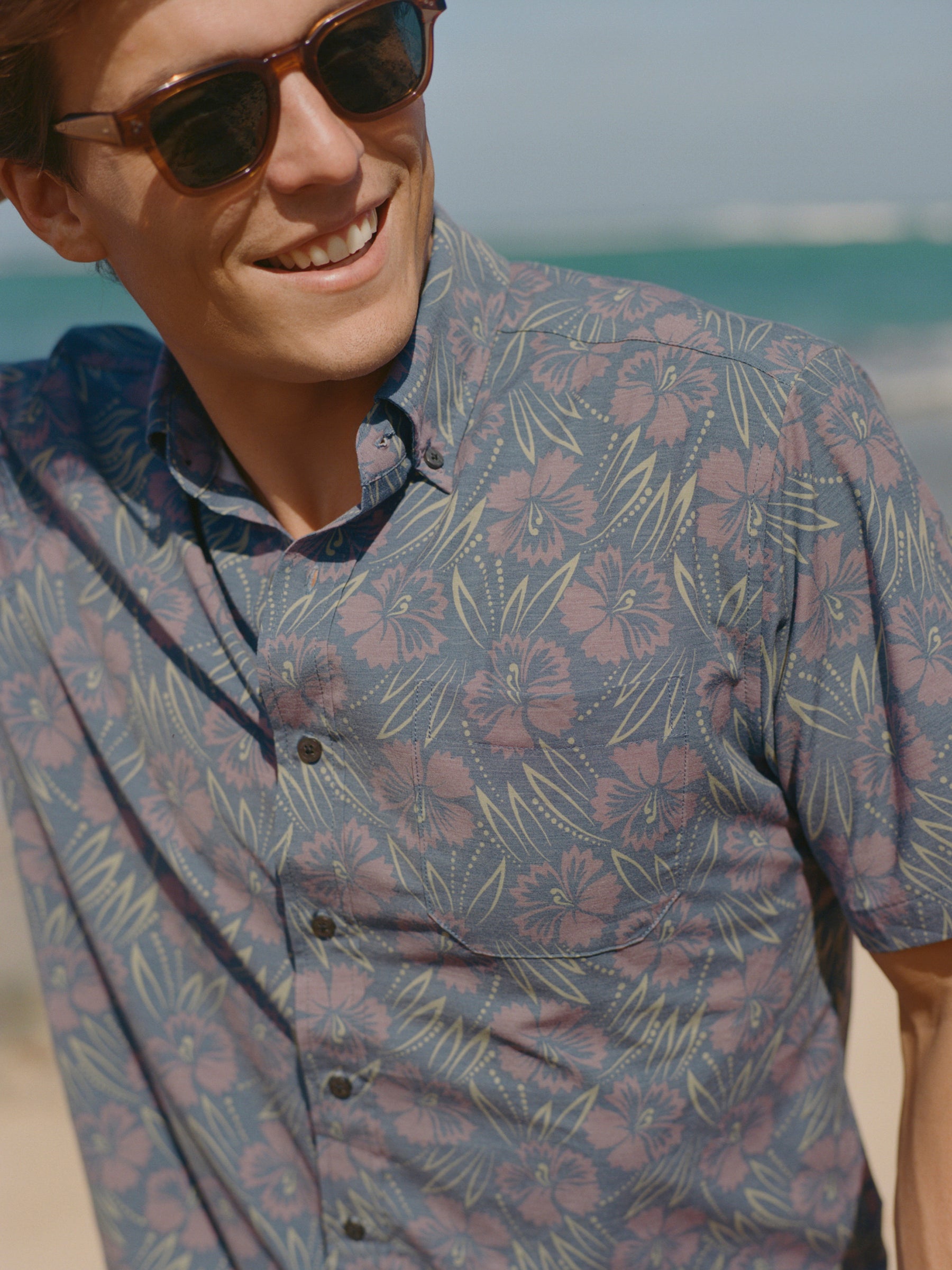 BLOSSOM HARMONY MEN'S PERFORMANCE ALOHA SHIRT | Reyn Spooner
