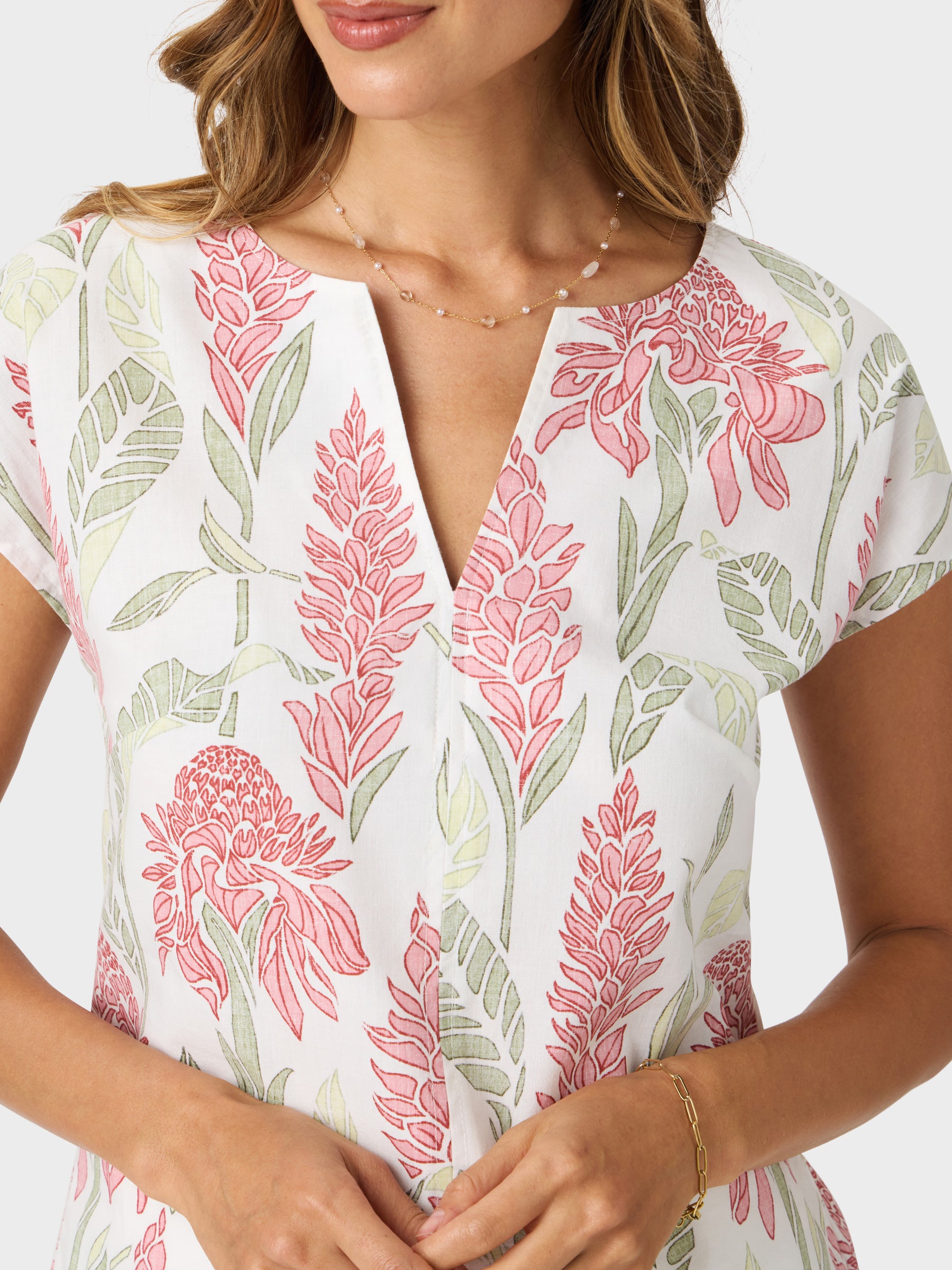 Reyn Spooner GINGER BURST PIPER TOP in WHITE