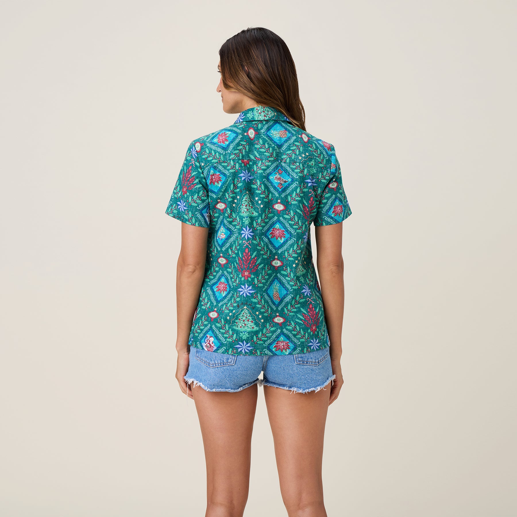 Reyn Spooner HAWAIIAN CHRISTMAS 2025 ABBY TOP in EVERGREEN
