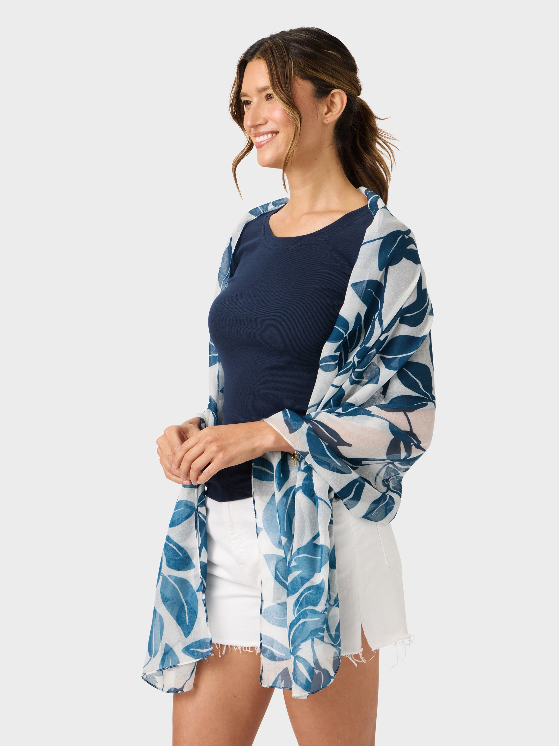 Reyn Spooner LUSH LEAVES SCARF in OFF WHITE