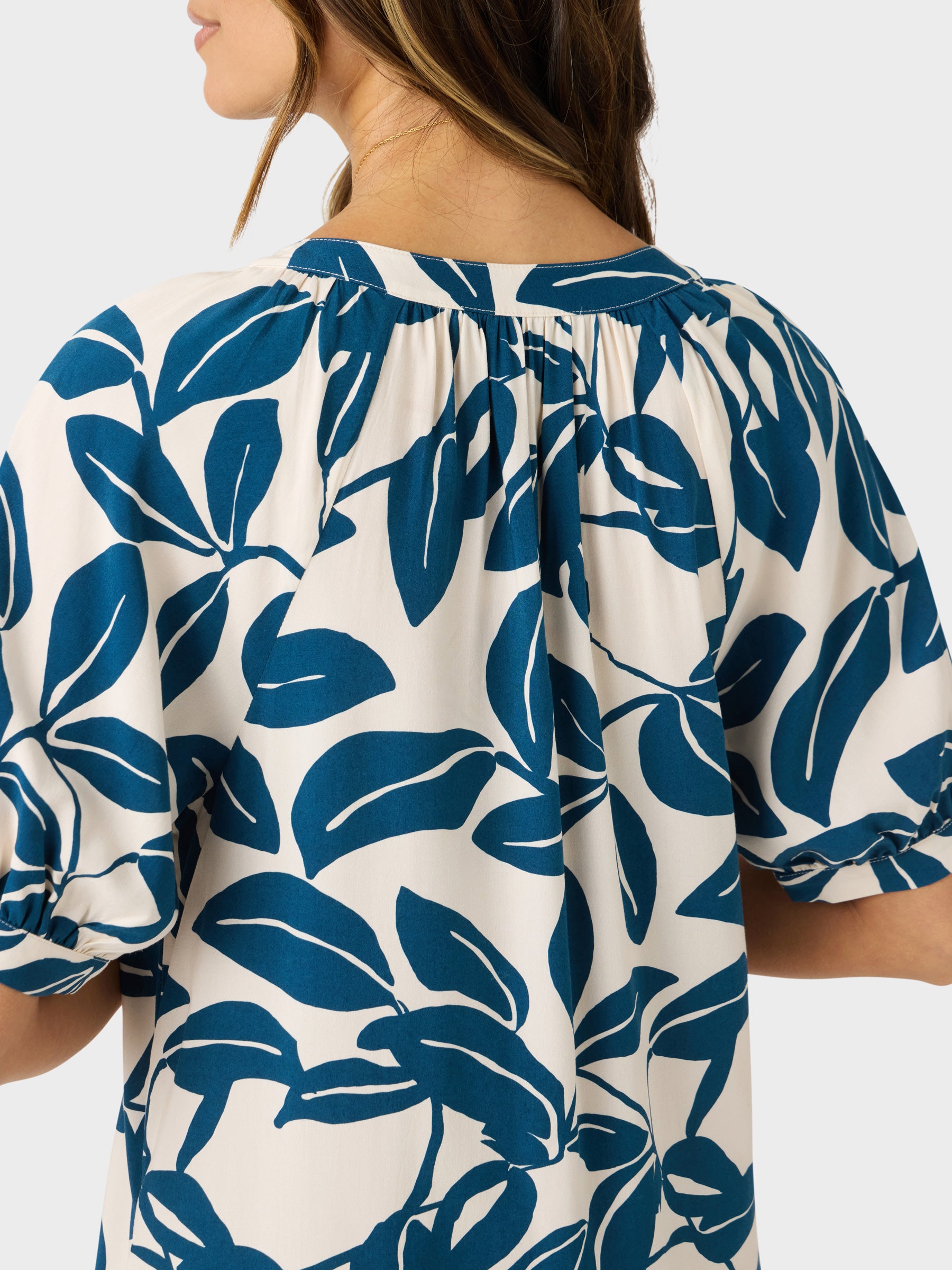 Reyn Spooner LUSH LEAVES TESSA DRESS in OFF WHITE