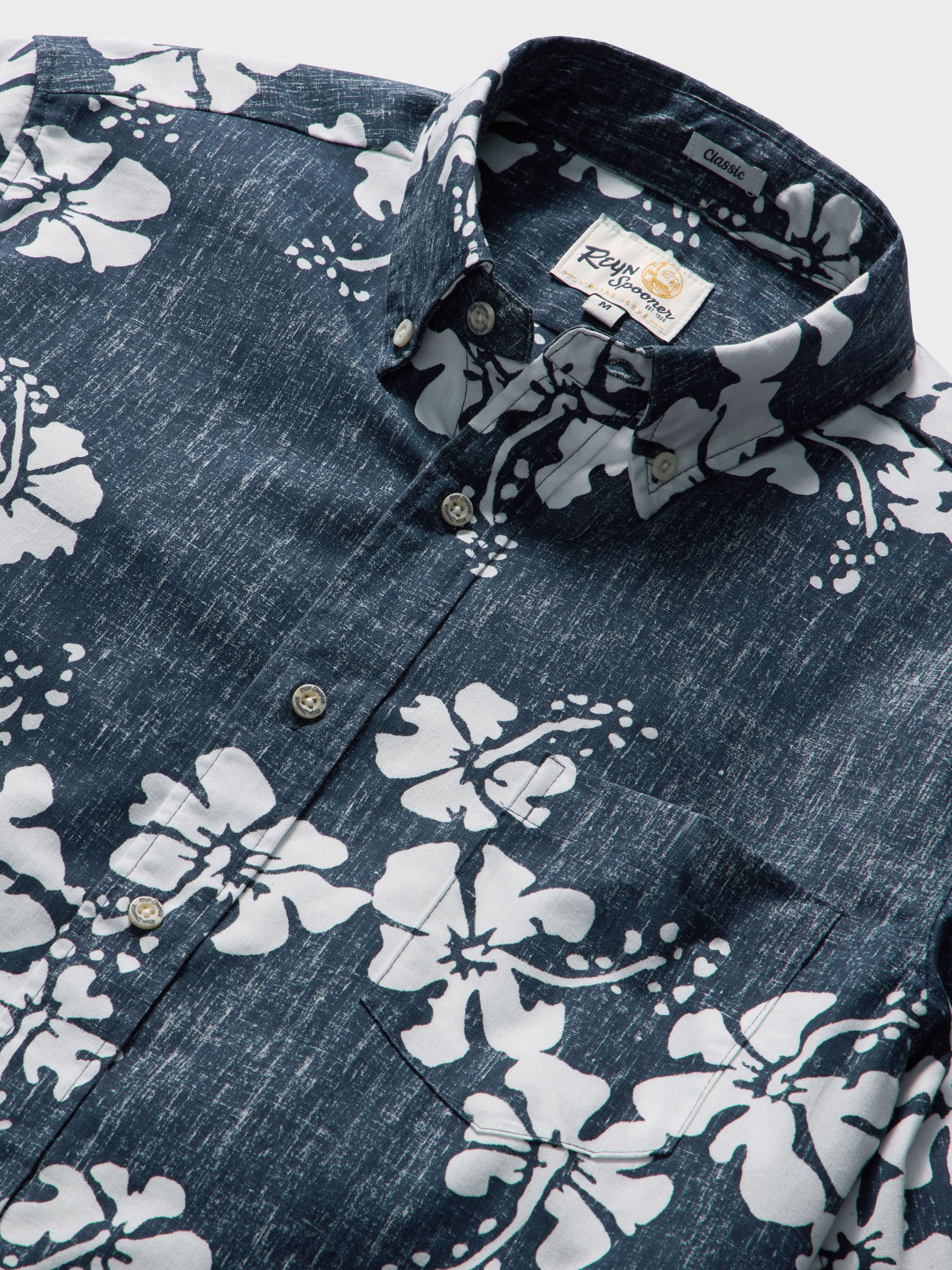 Reyn Spooner 50TH STATE FLOWER BUTTON FRONT in NAVY