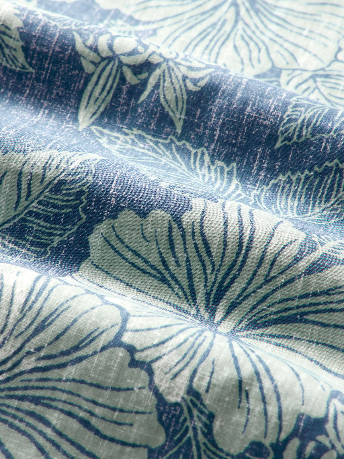 Reyn Spooner ALOHA BISCUS BUTTON FRONT in BLUE HORIZON