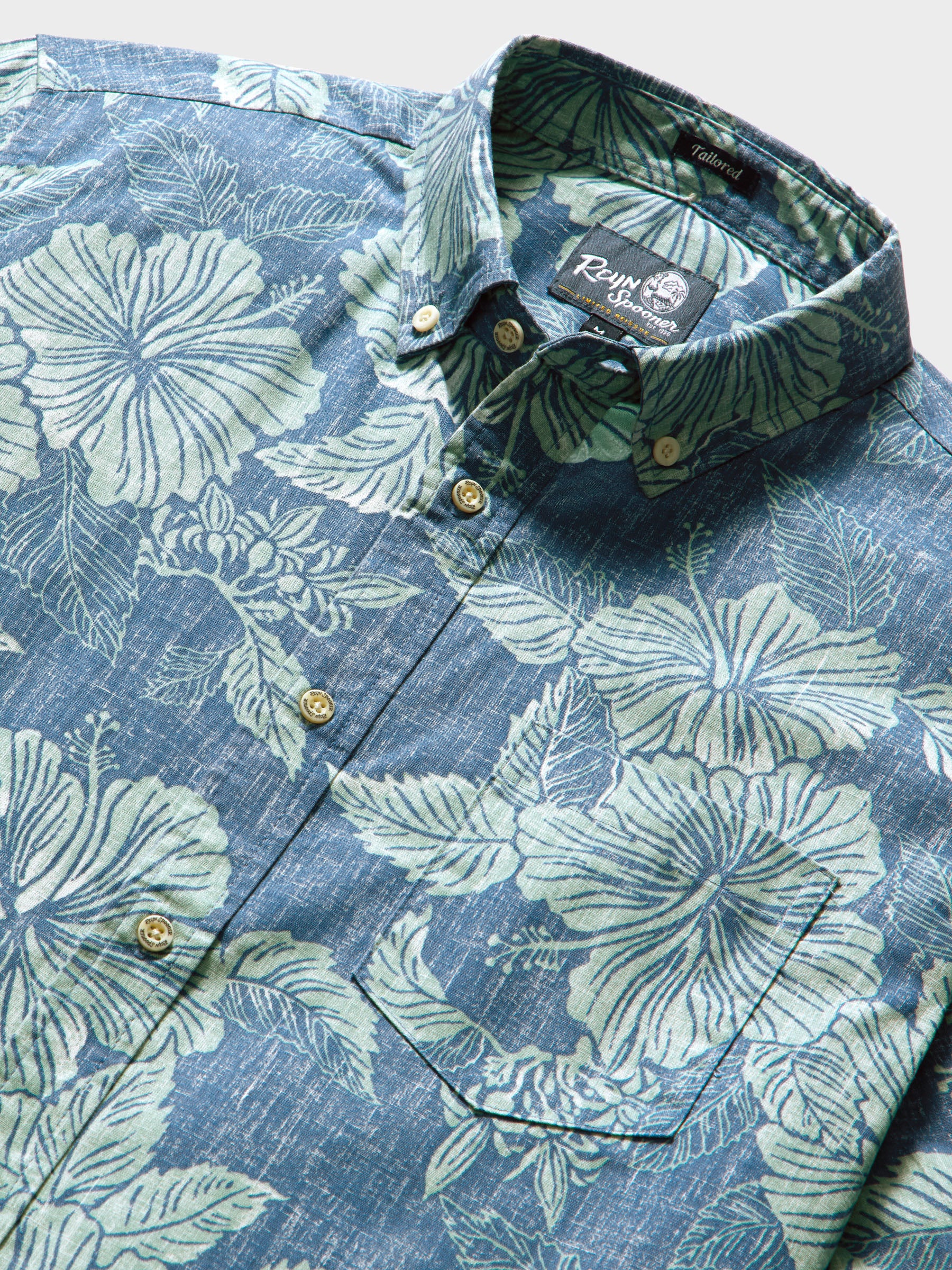 Reyn Spooner ALOHA BISCUS TAILORED in BLUE HORIZON