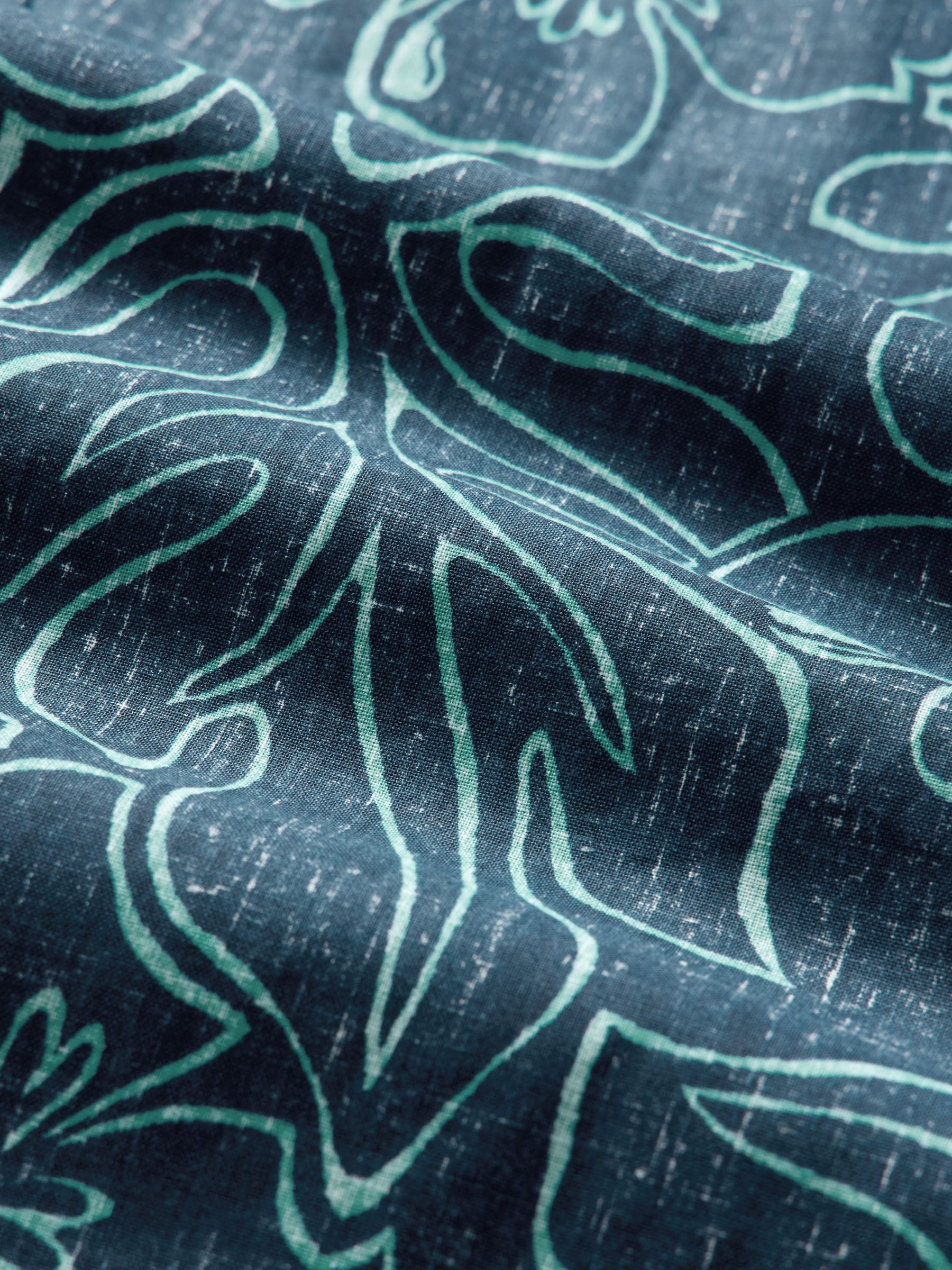 Reyn Spooner MONSTERA INK BUTTON FRONT in DRESS BLUES