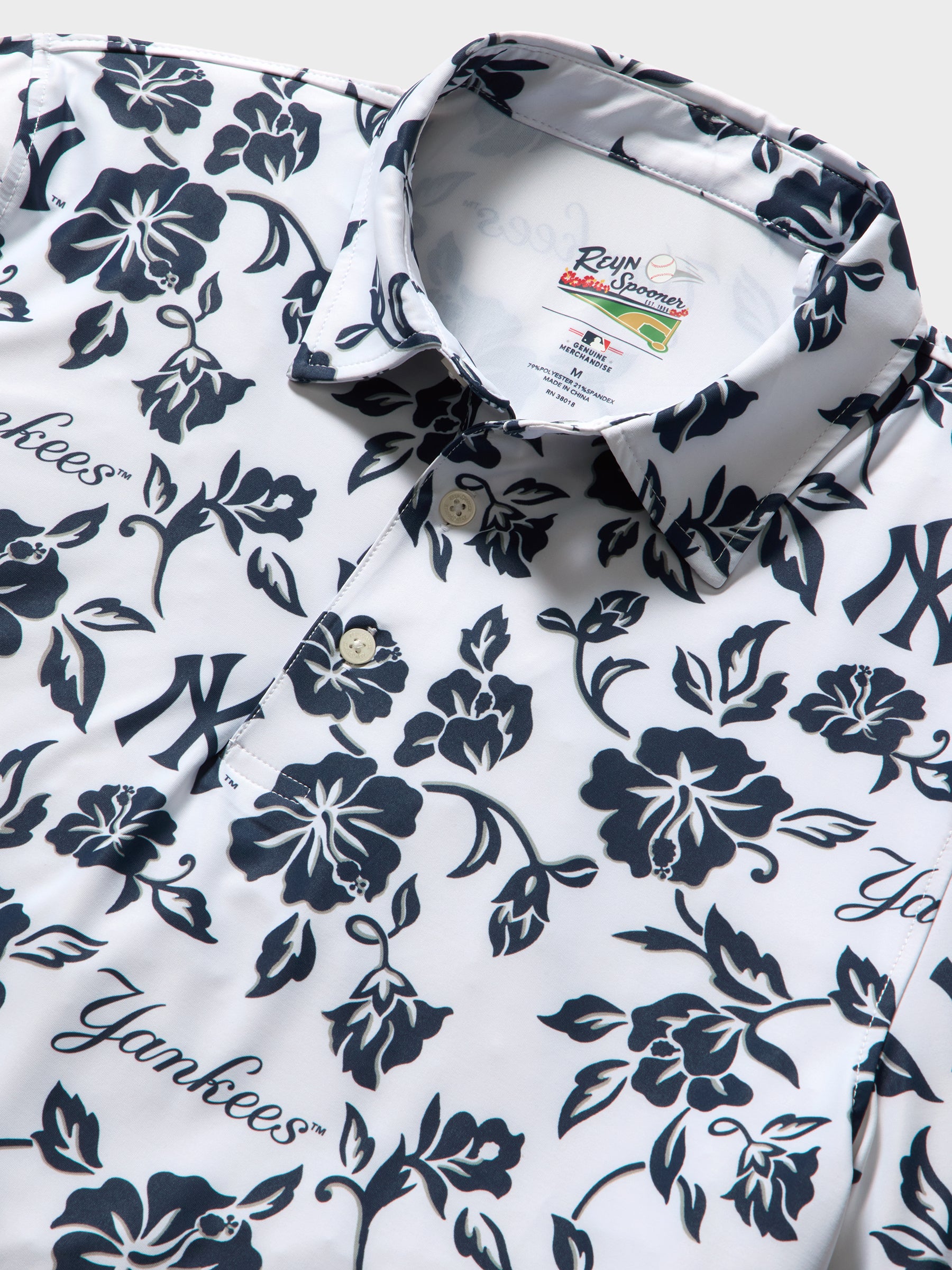 Reyn Spooner MLB® NEW YORK YANKEES GAME DAY PERFORMANCE POLO in WHITE