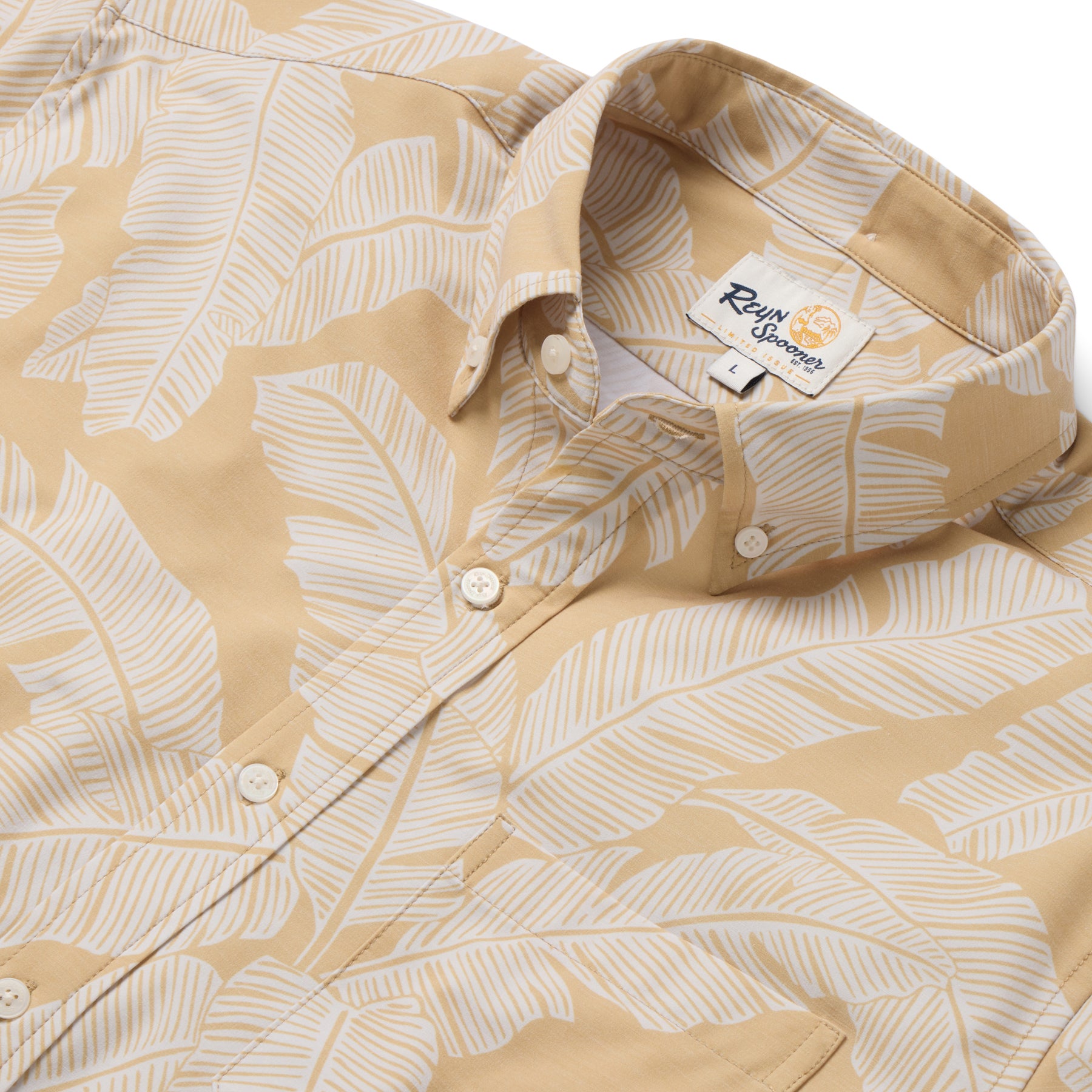 Reyn Spooner TROPICAL SHADE PERFORMANCE BUTTON FRONT in STRAW