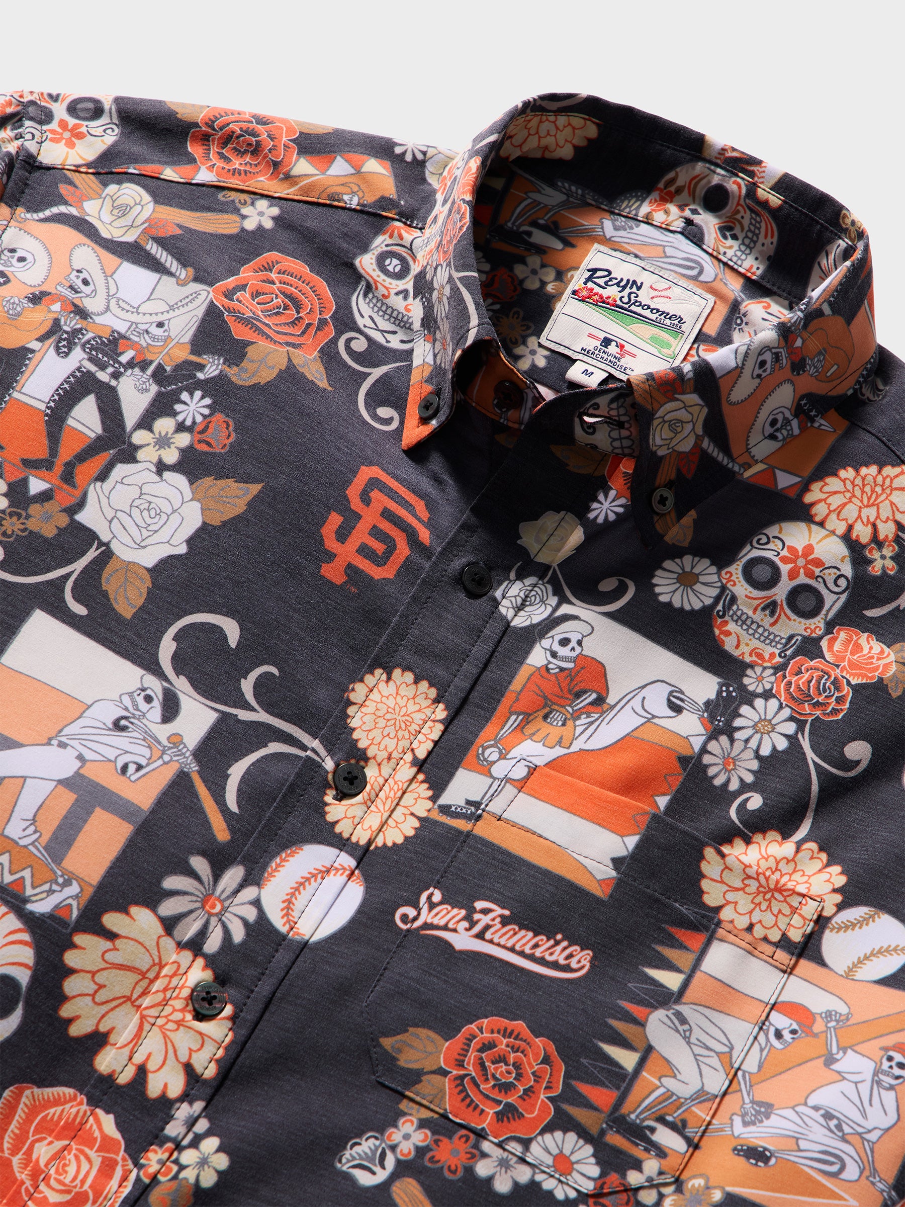 Reyn Spooner MLB® SAN FRANCISCO GIANTS DÍA DE LOS MUERTOS PERFORMANCE ALOHA SHIRT in BLACK