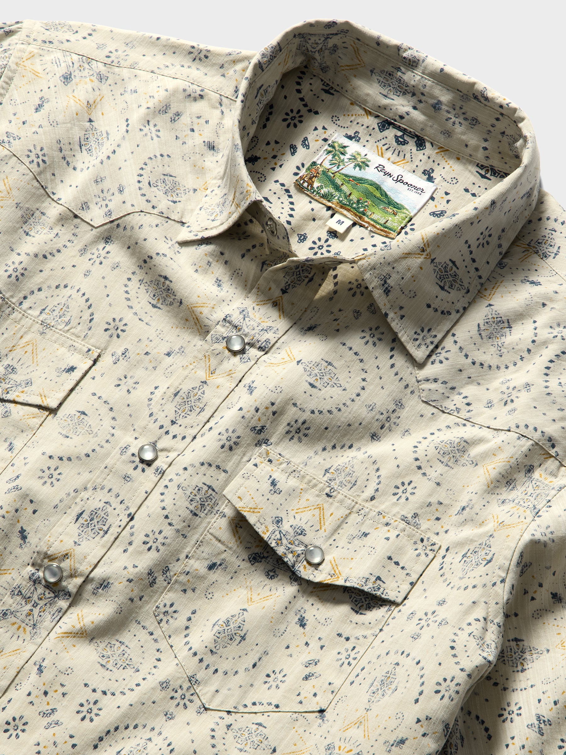 Reyn Spooner WANDERLUST BANDANA BUTTON FRONT in STONE