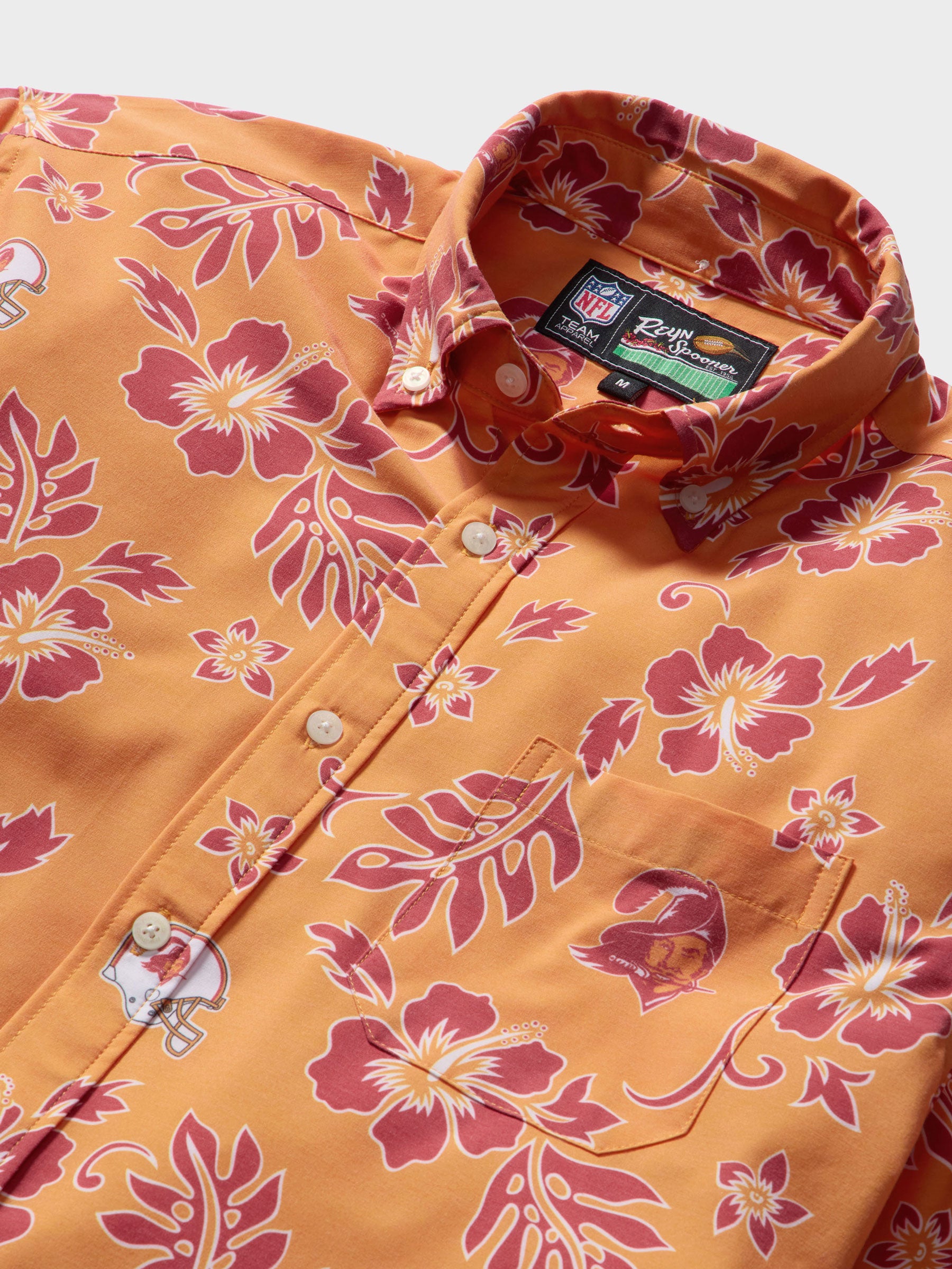 Reyn Spooner TAMPA BAY BUCCANEERS THROWBACK PERFORMANCE ALOHA SHIRT in ORANGE