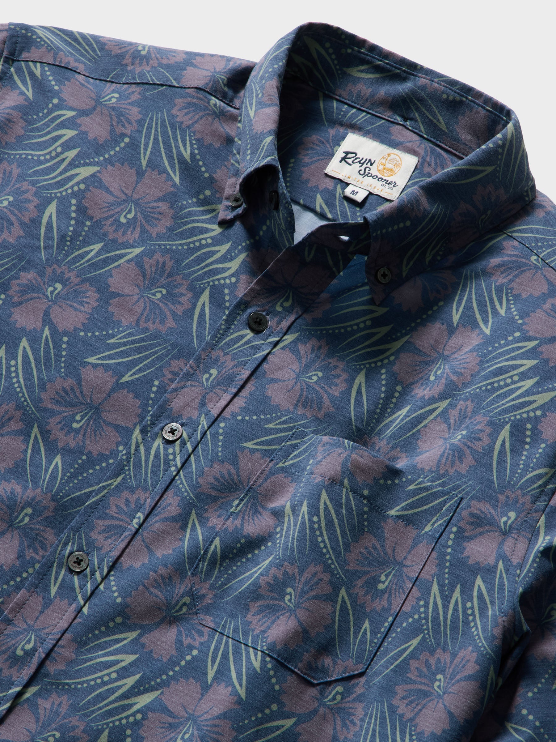 BLOSSOM HARMONY MEN'S PERFORMANCE ALOHA SHIRT | Reyn Spooner