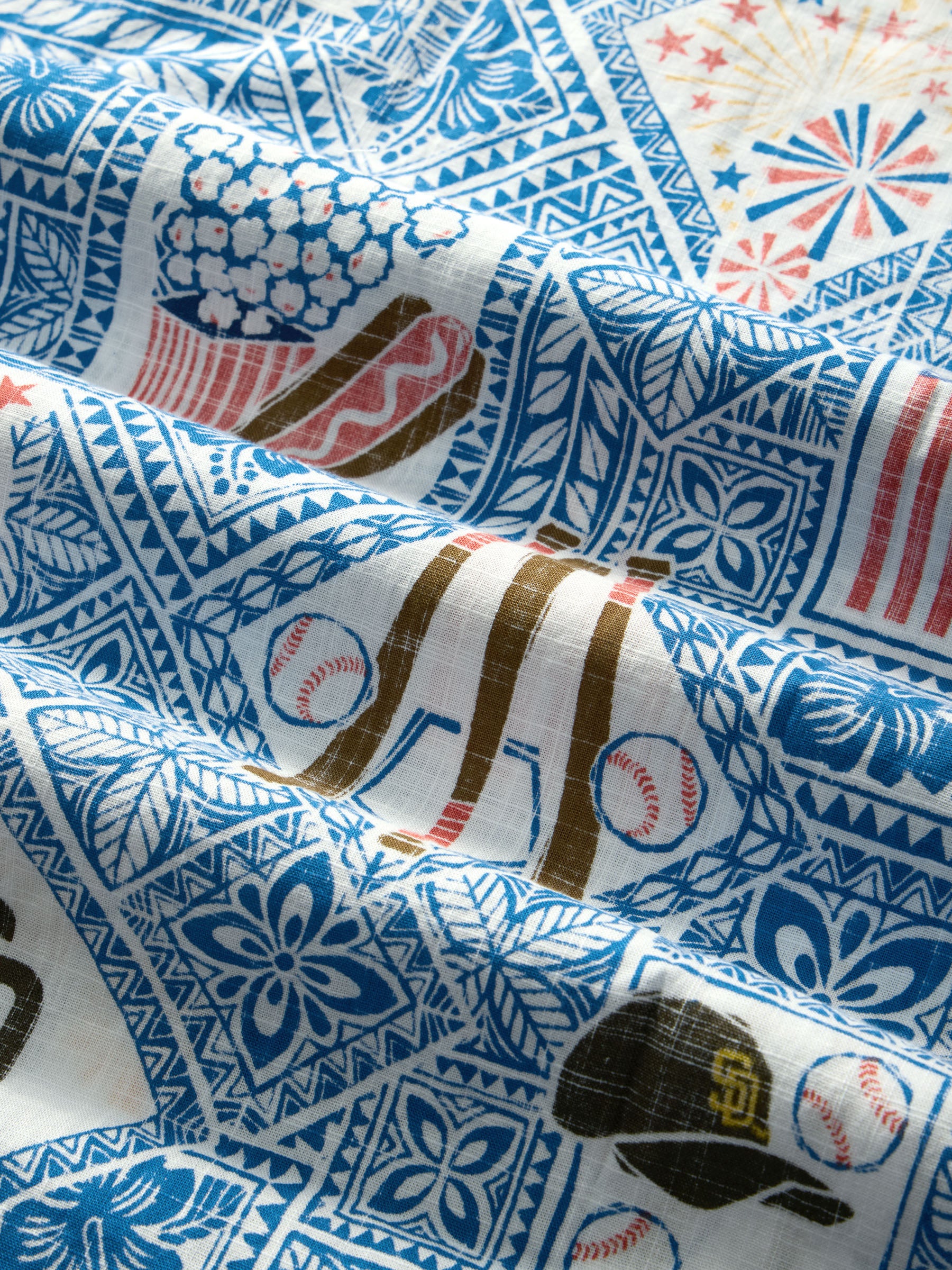 Reyn Spooner MLB® SAN DIEGO PADRES AMERICA'S FAVORITE PASTIME ALOHA SHIRT in BLUE