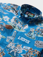 DETROIT LIONS SCENIC PERFORMANCE ALOHA SHIRT in BLUE