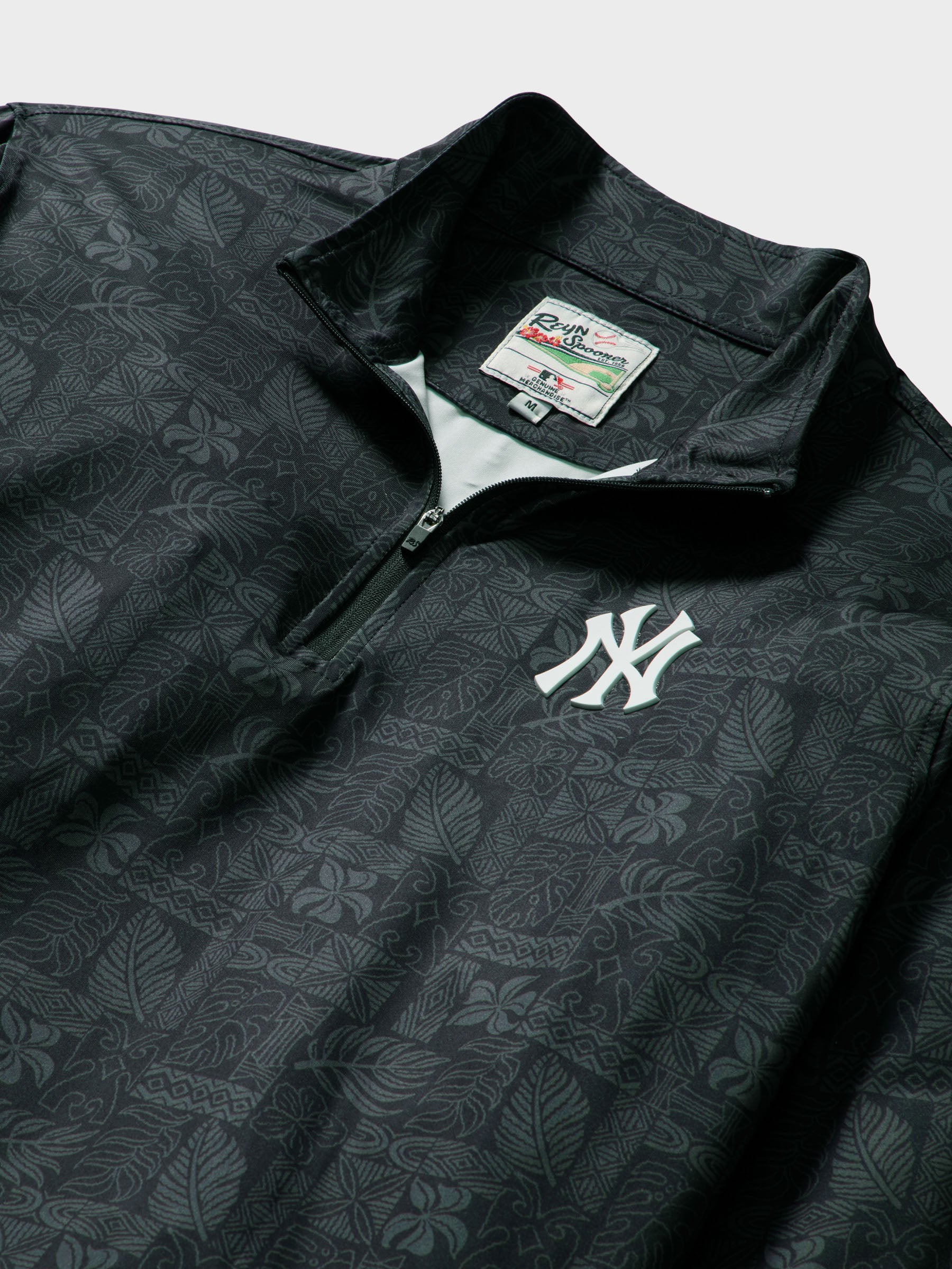 Reyn Spooner MLB® NEW YORK YANKEES QUARTER ZIP in SOUTH PACIFIC TAPA - BLACK